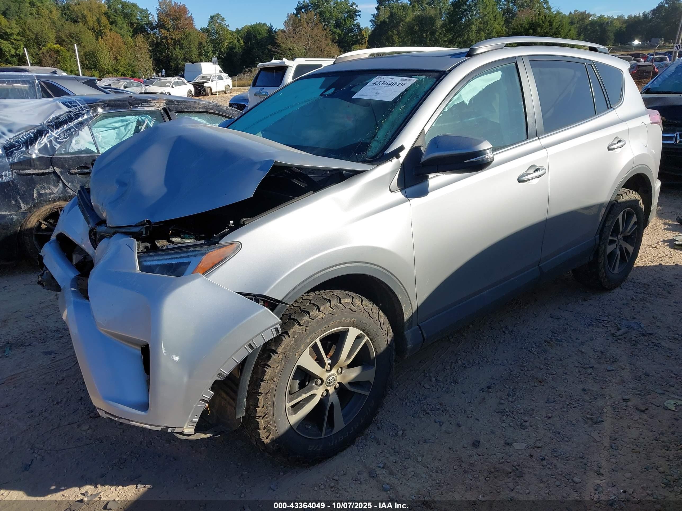 TOYOTA RAV4 image 2