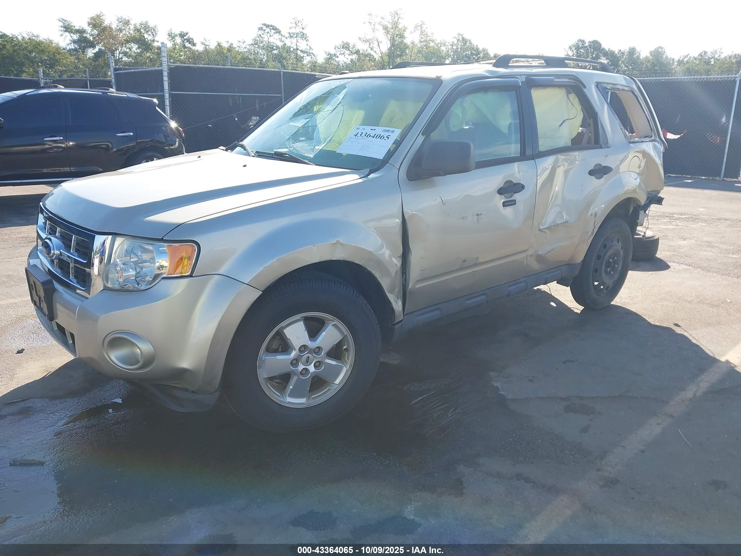 FORD ESCAPE image 2
