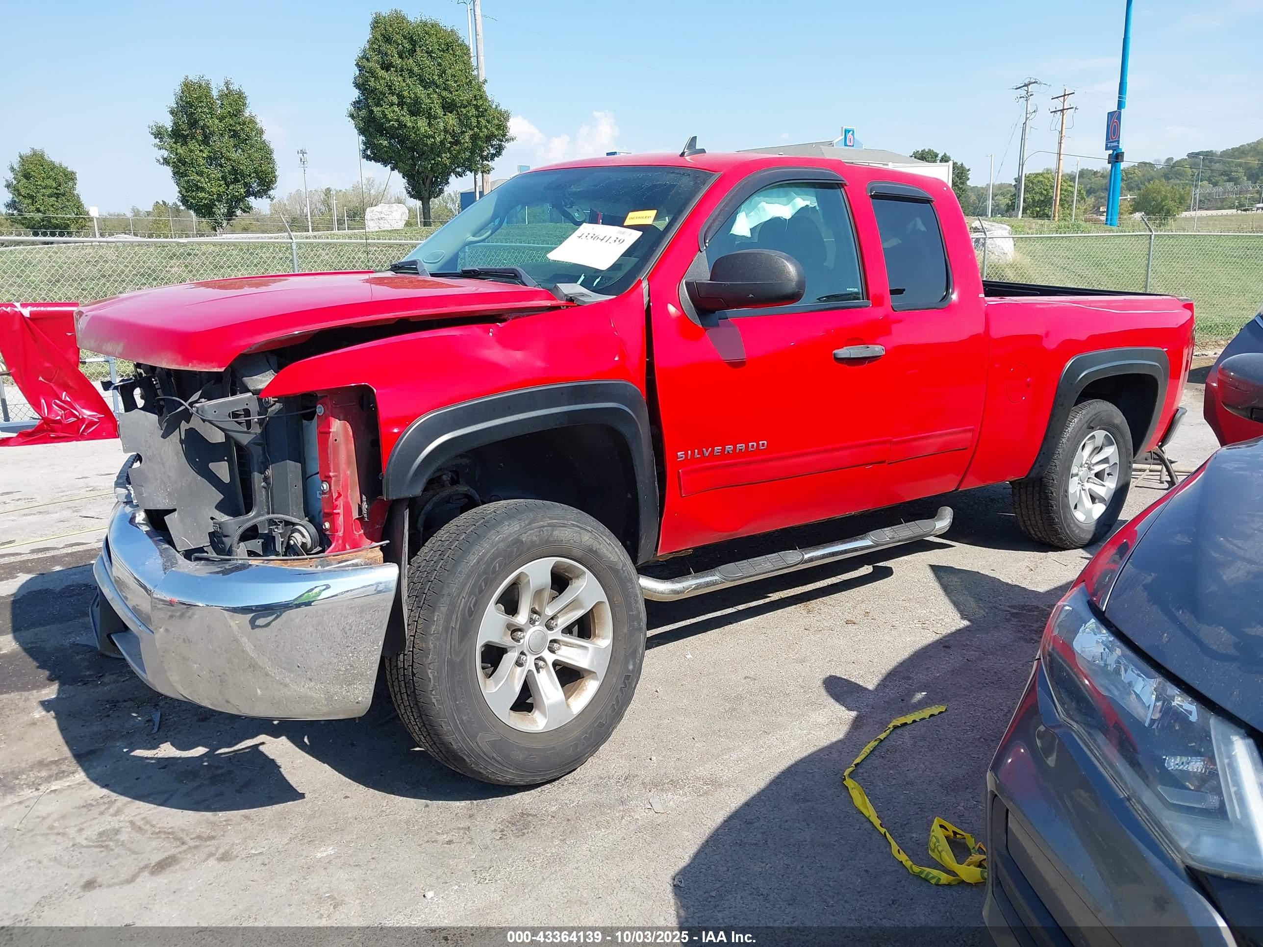 CHEVROLET SILVERADO image 2