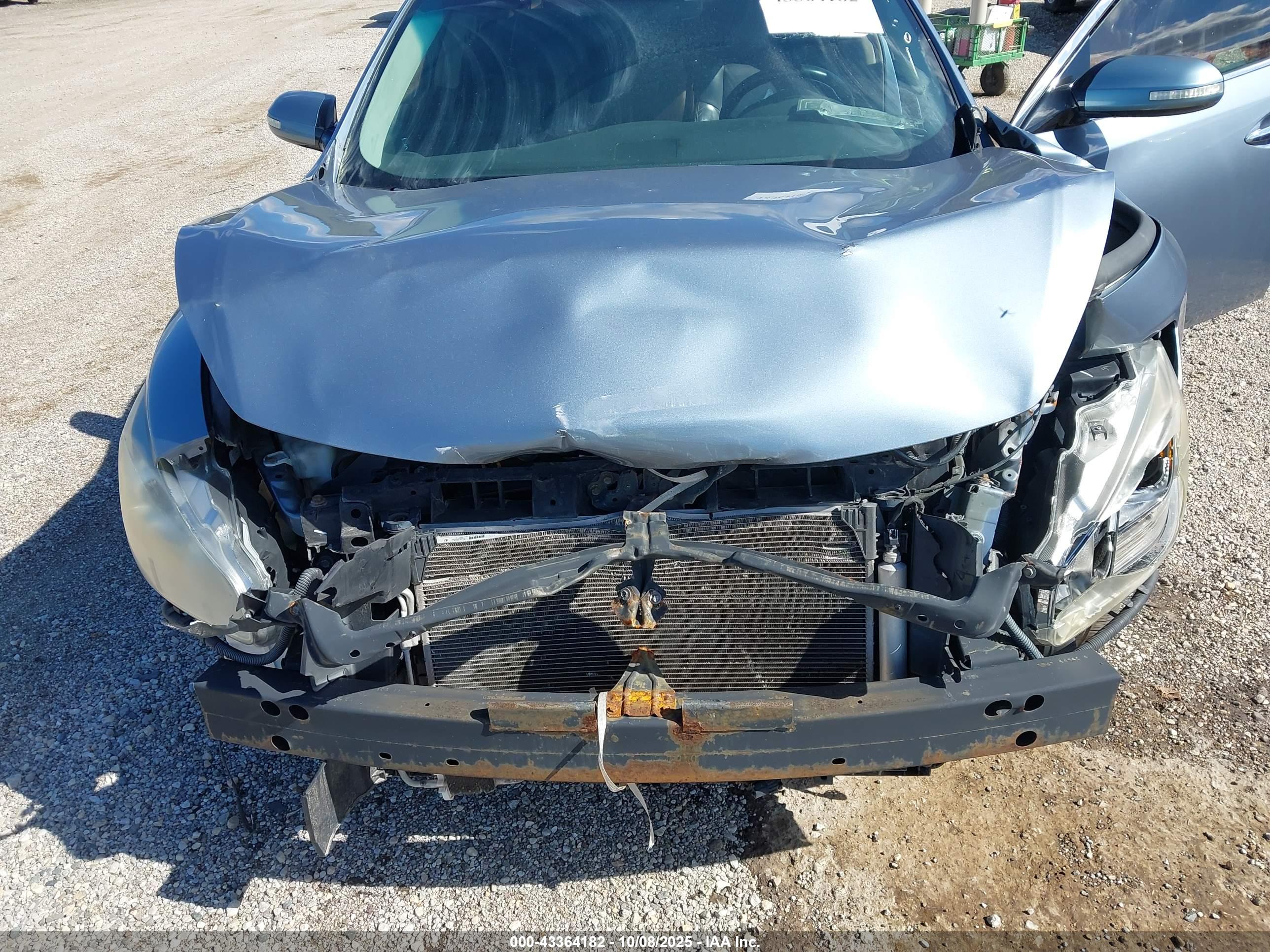 NISSAN MAXIMA image 6