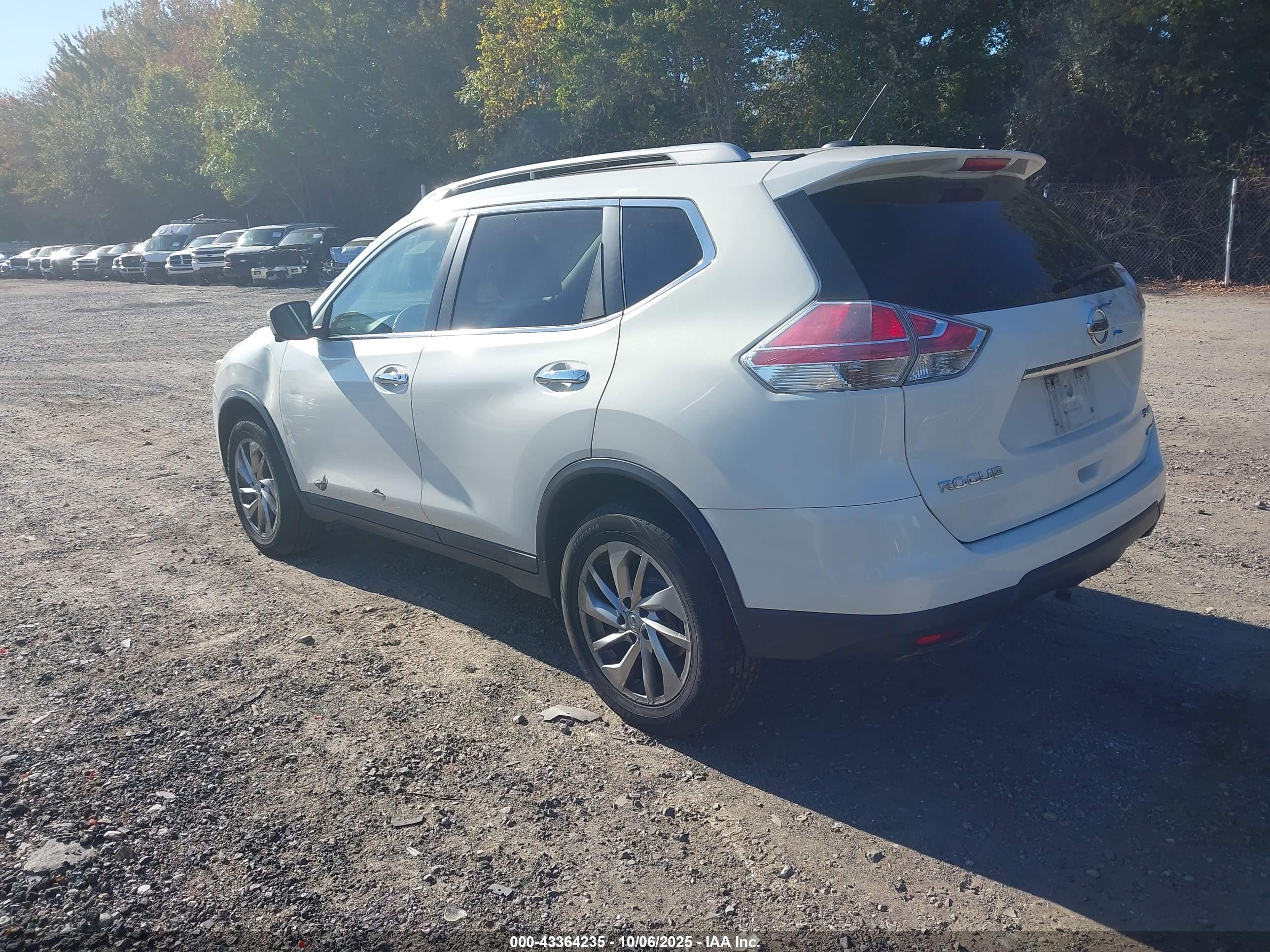 NISSAN ROGUE image 3