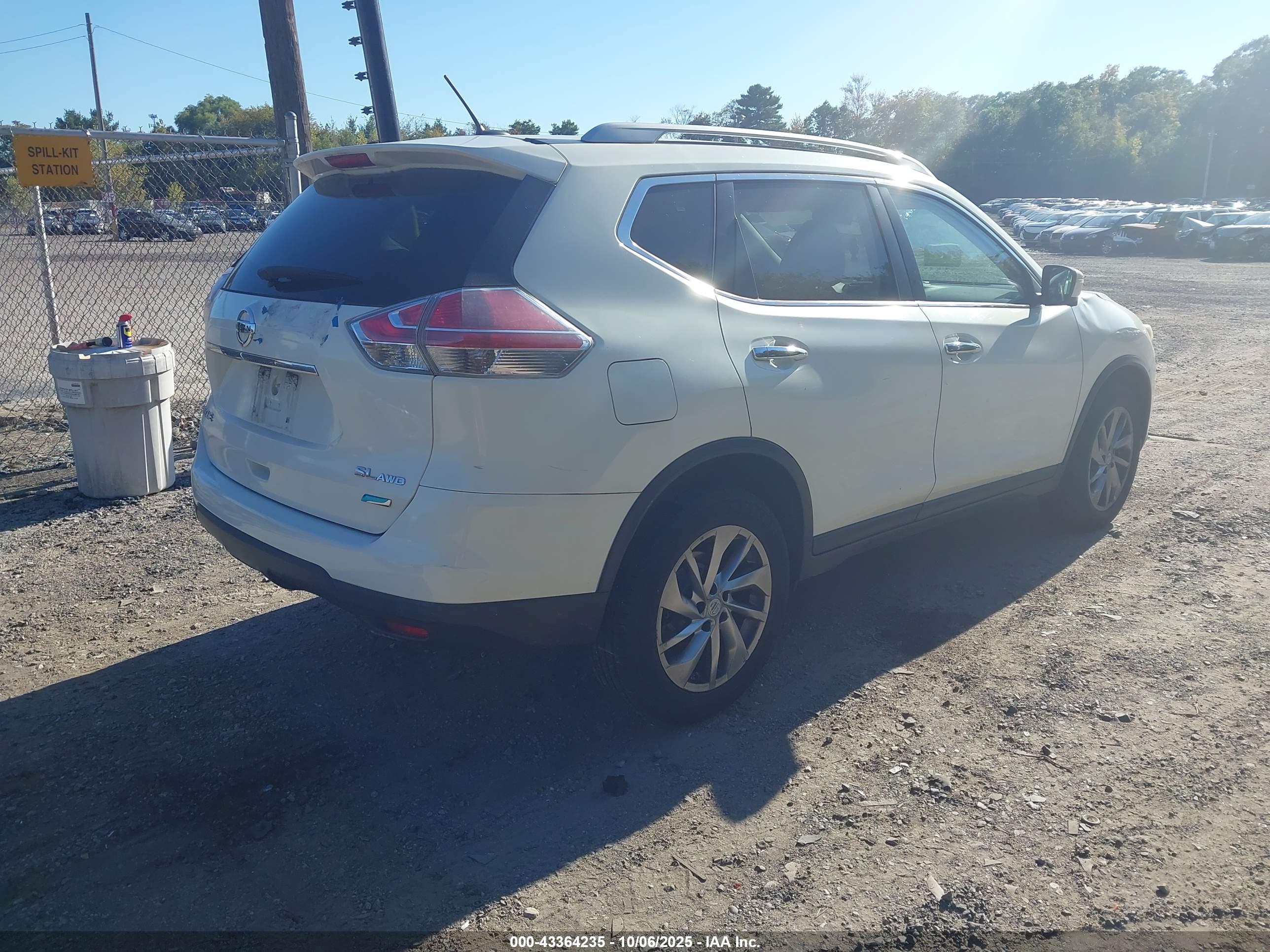 NISSAN ROGUE image 4