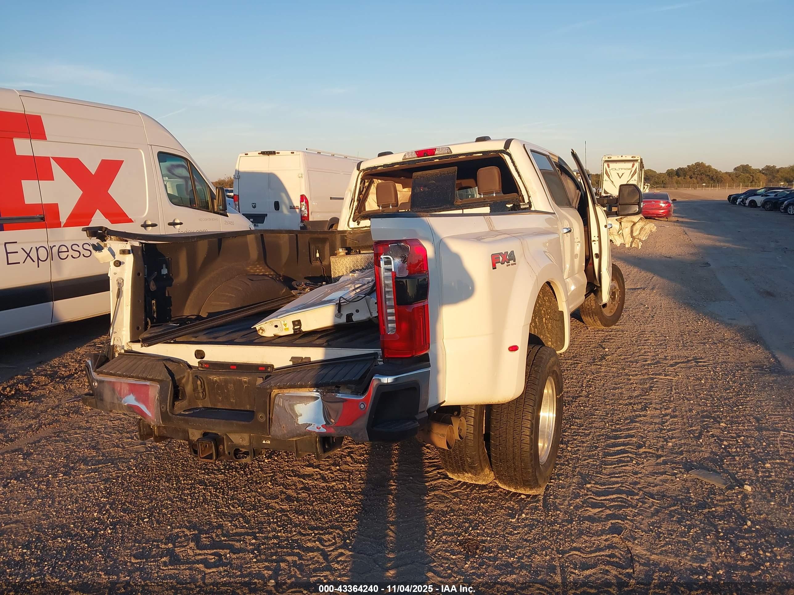 FORD F-350 image 4