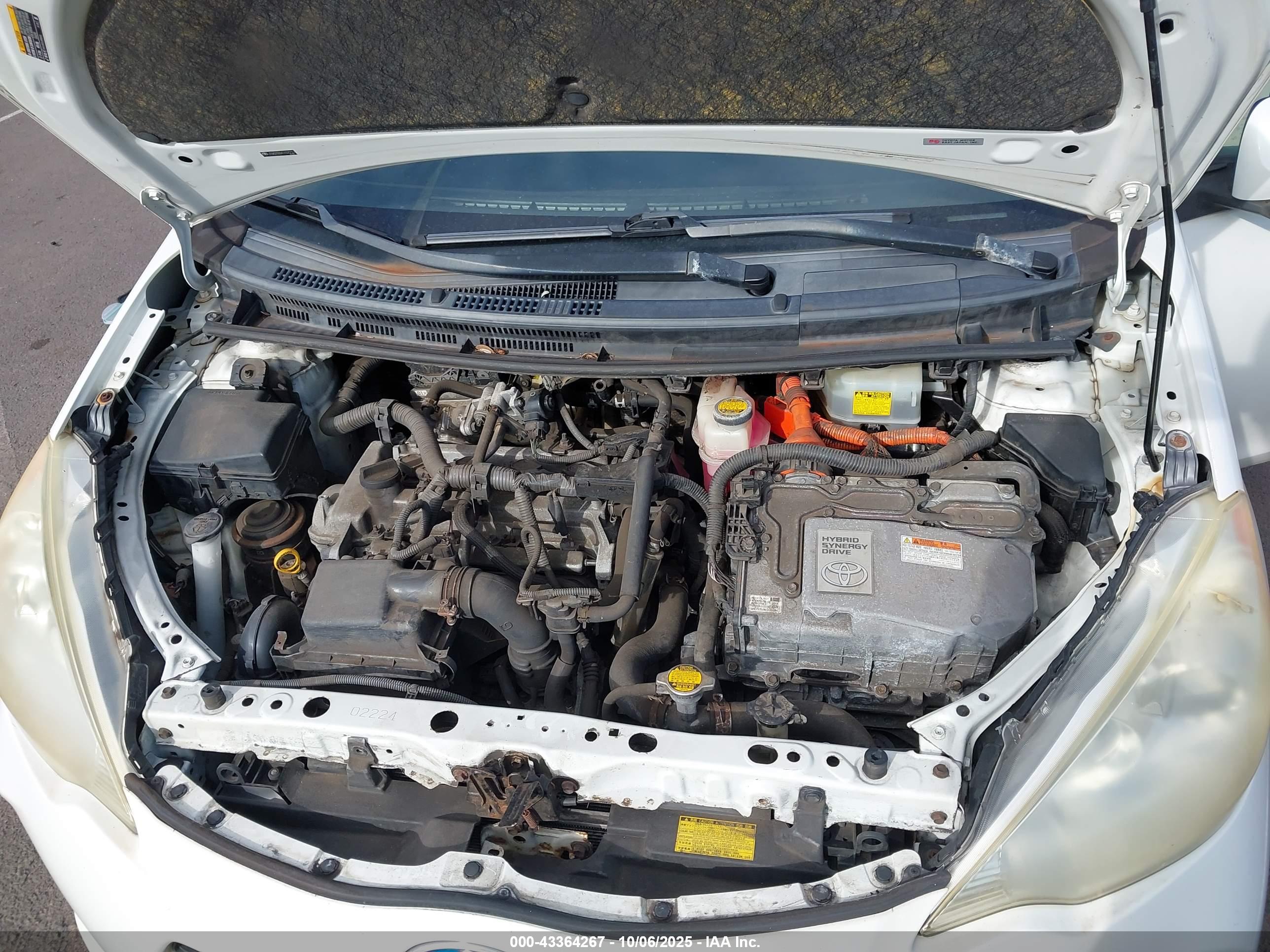 TOYOTA PRIUS image 10