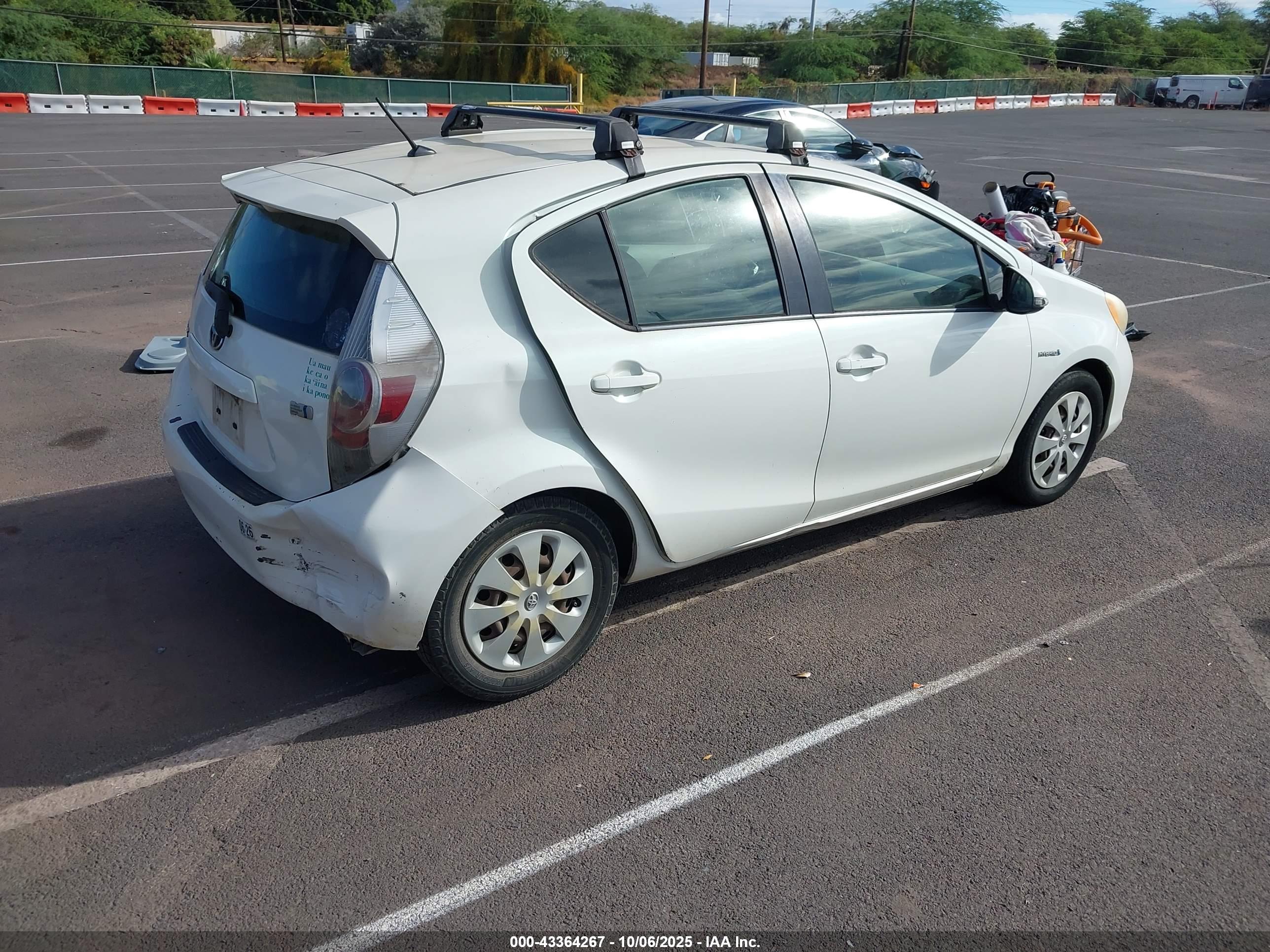 TOYOTA PRIUS image 4
