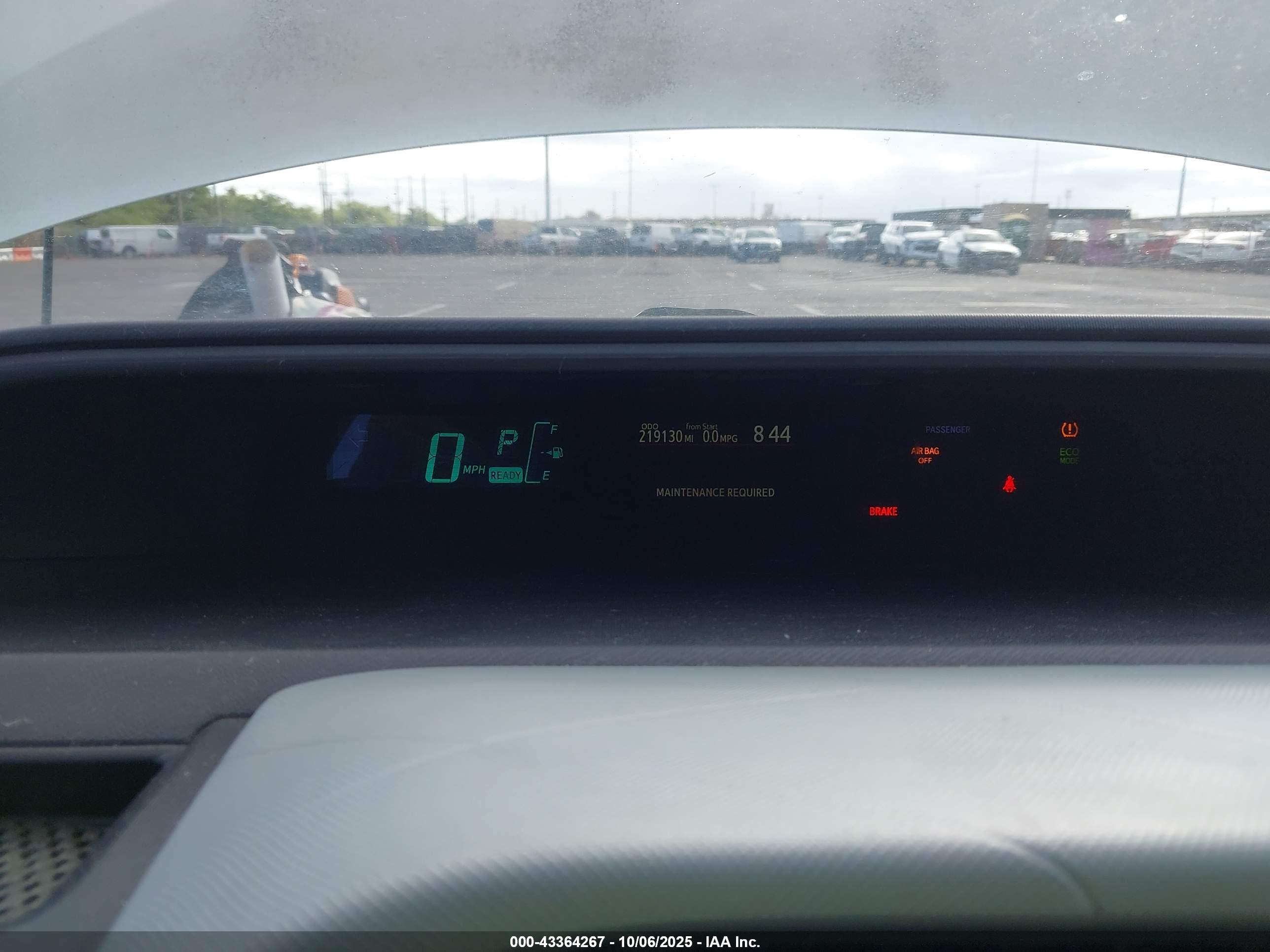 TOYOTA PRIUS image 7