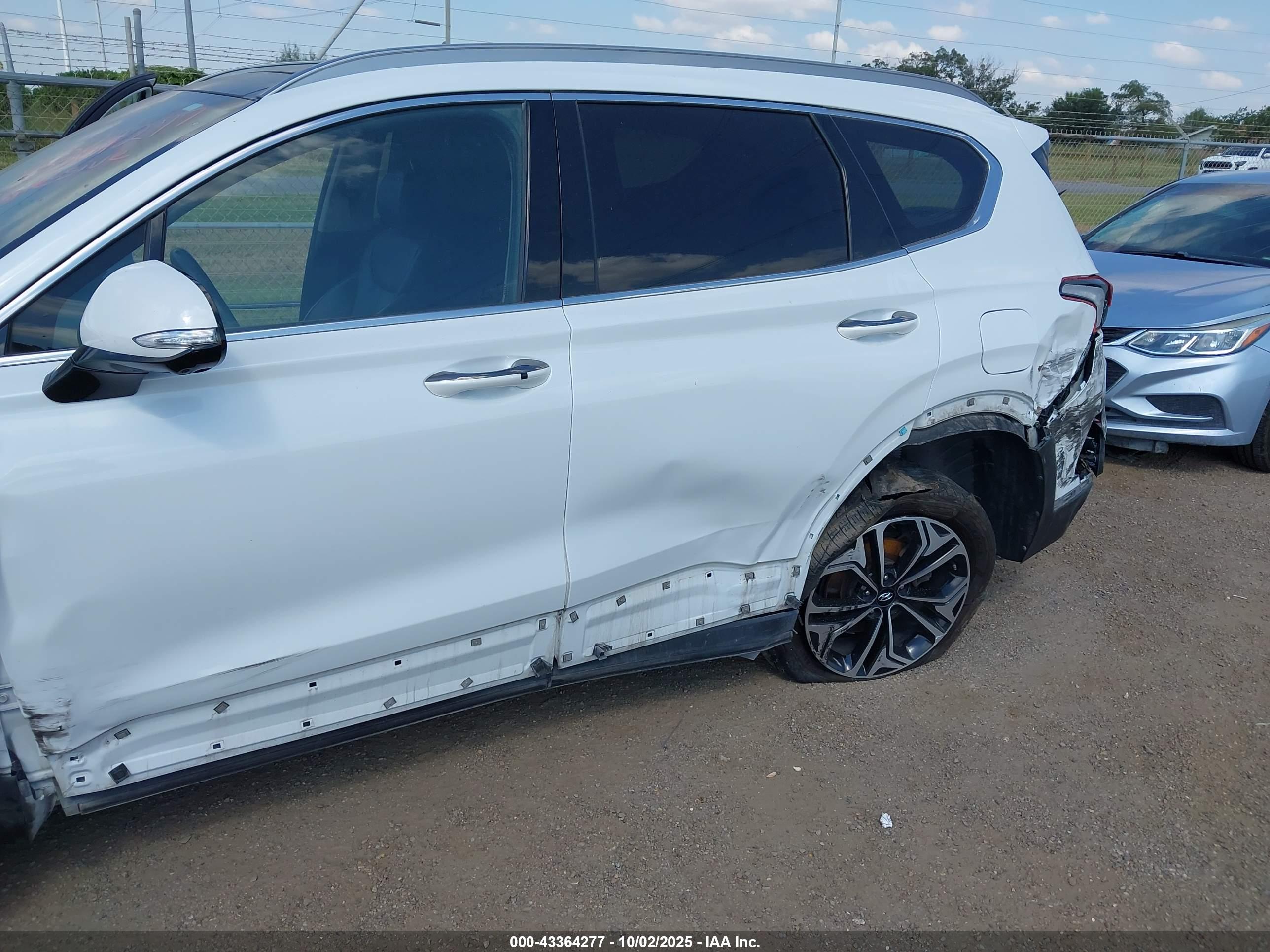 HYUNDAI SANTA image 6