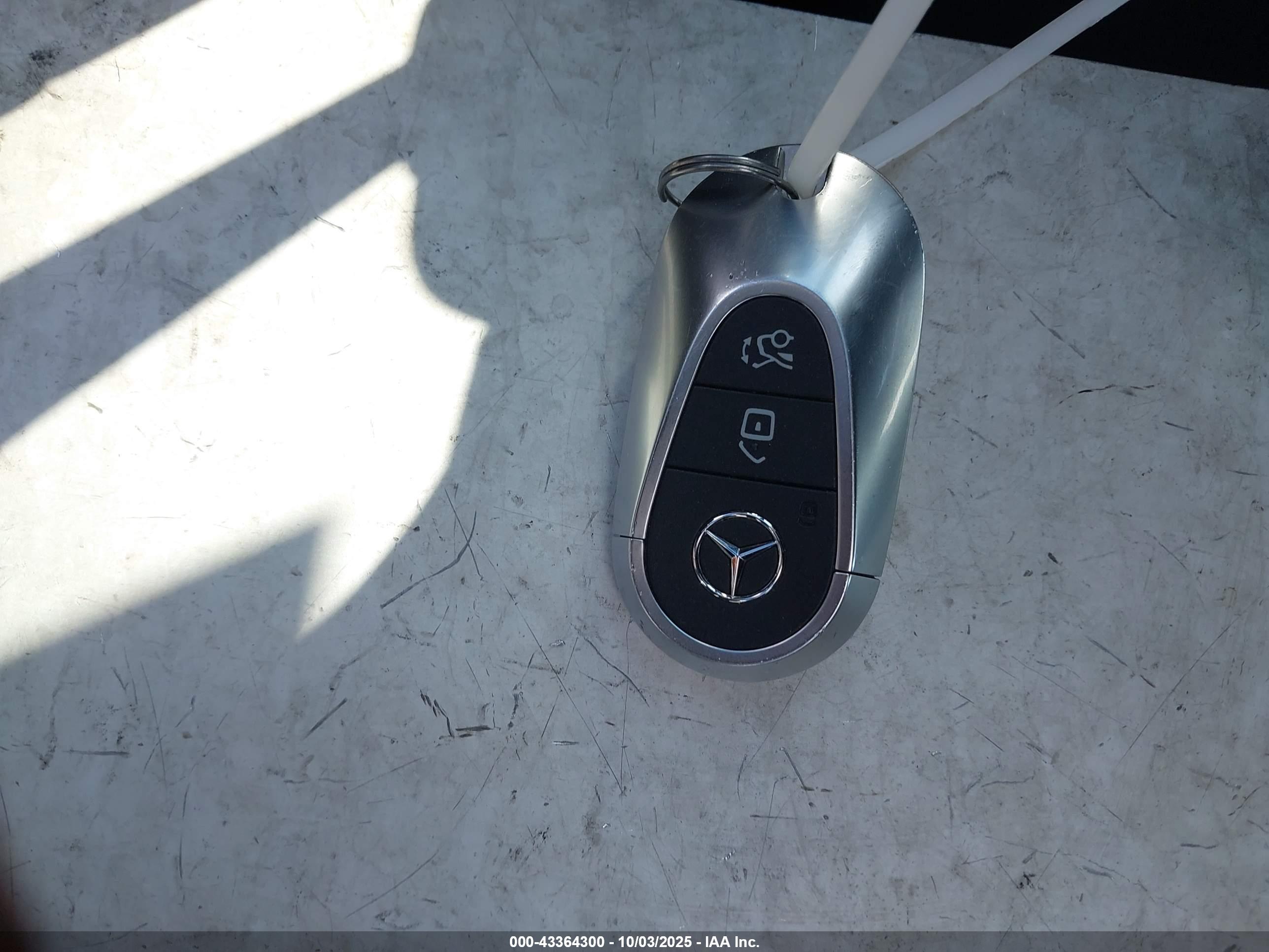 MERCEDES-BENZ C image 11