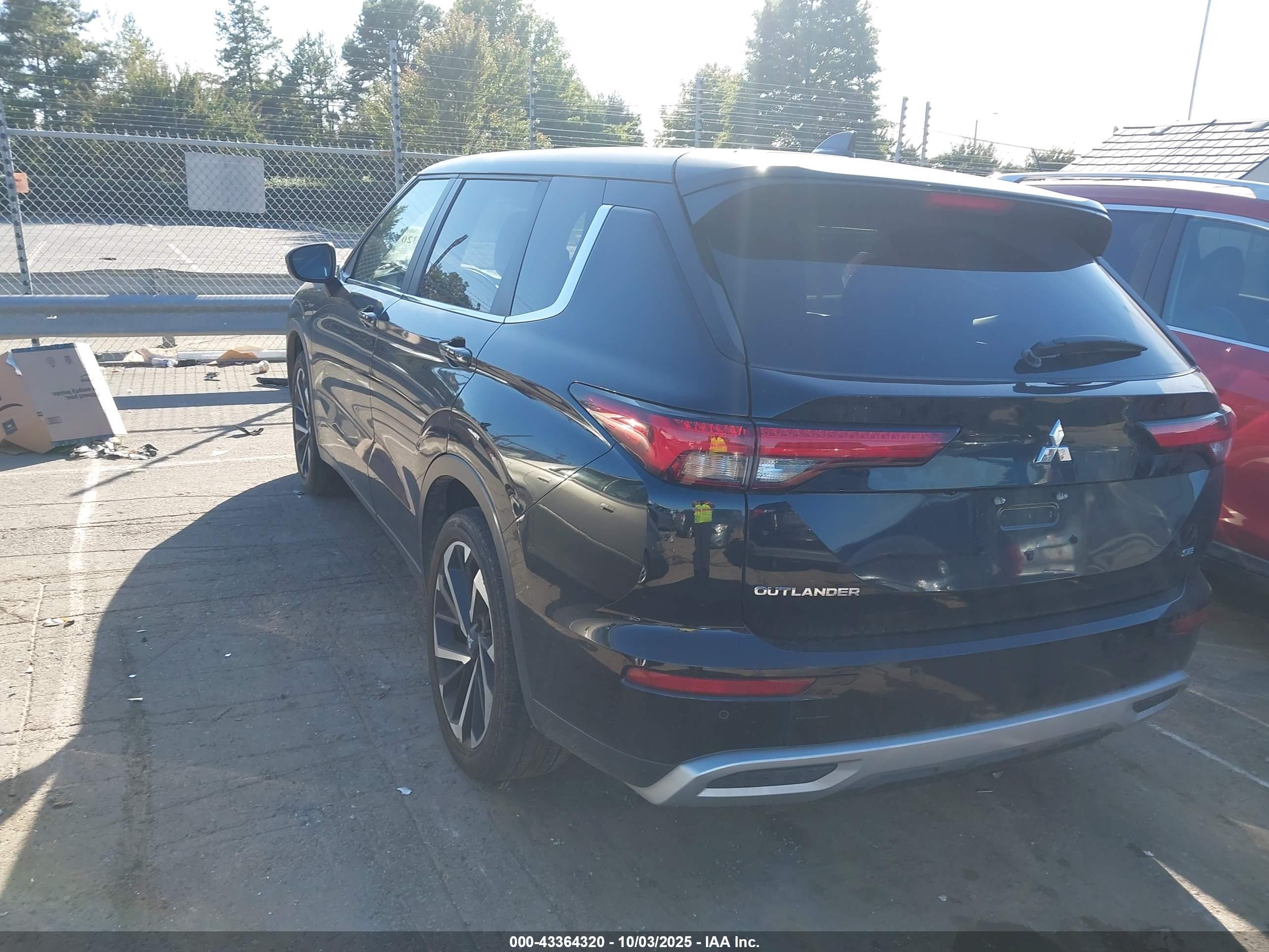 MITSUBISHI OUTLANDER image 3