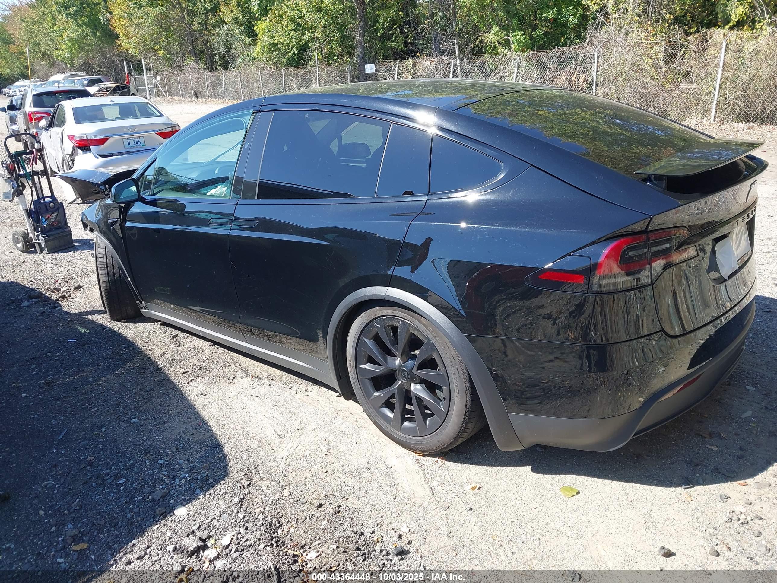 TESLA MODEL image 3