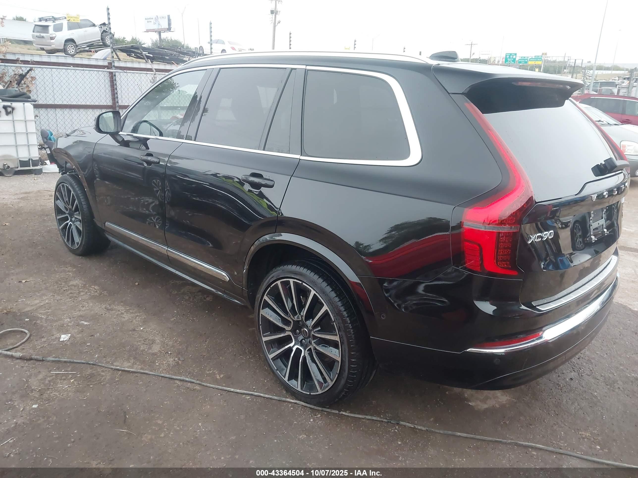 VOLVO XC90 image 3
