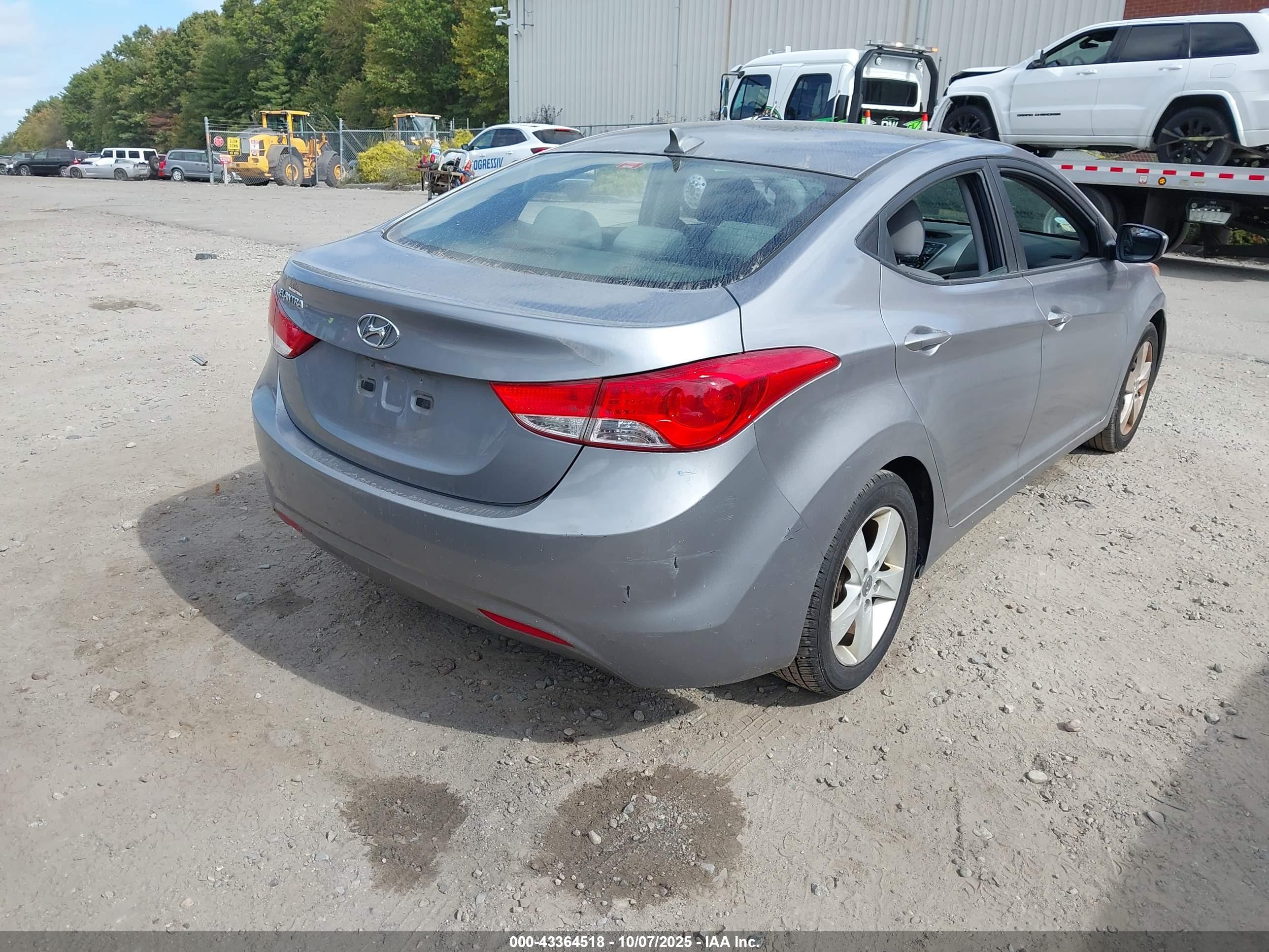 HYUNDAI ELANTRA image 4