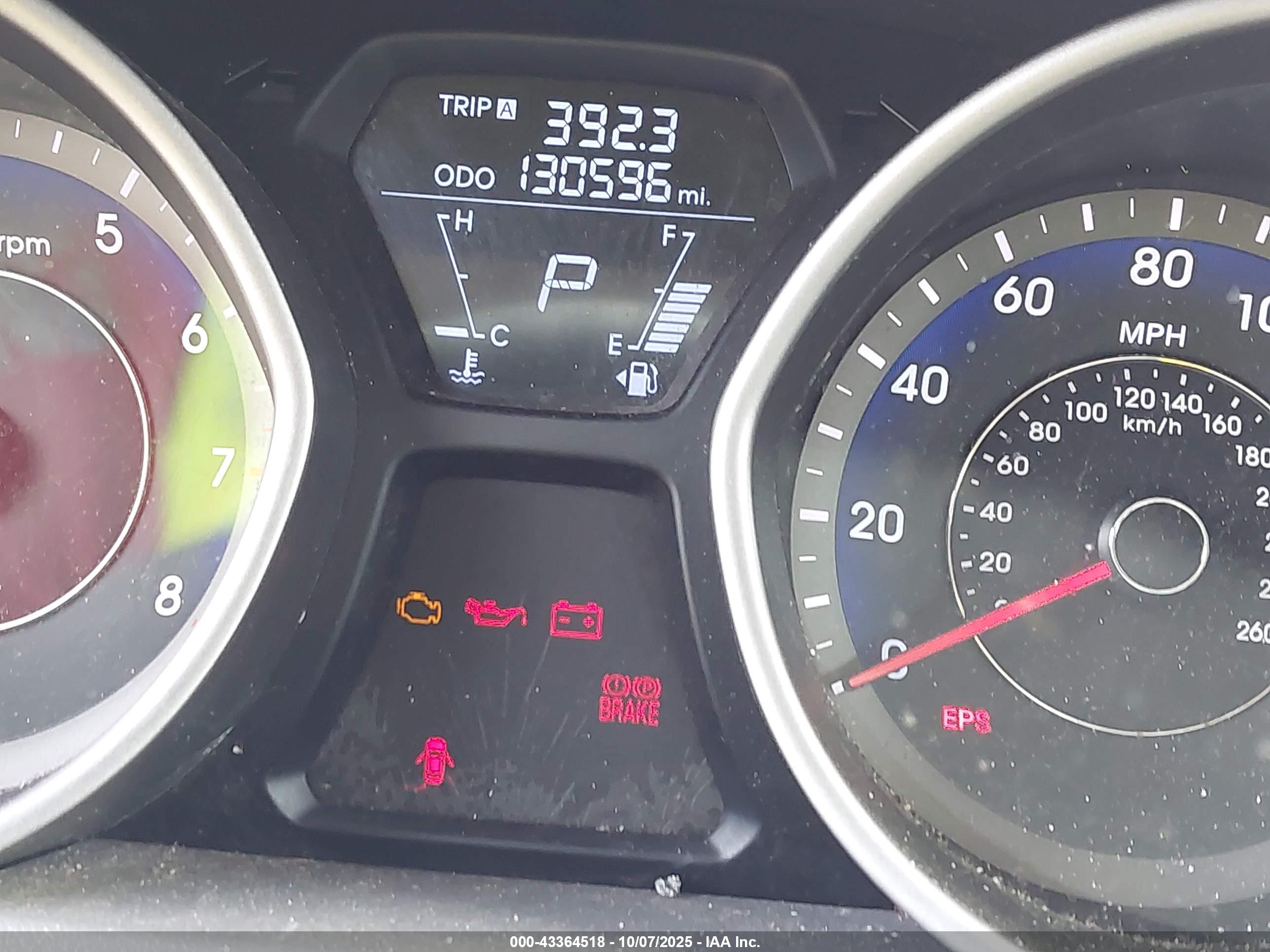 HYUNDAI ELANTRA image 7