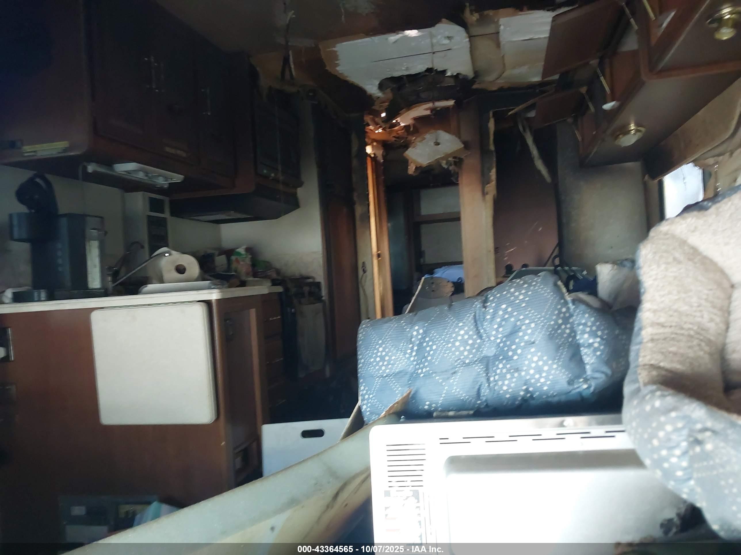 FORD E-450 image 8