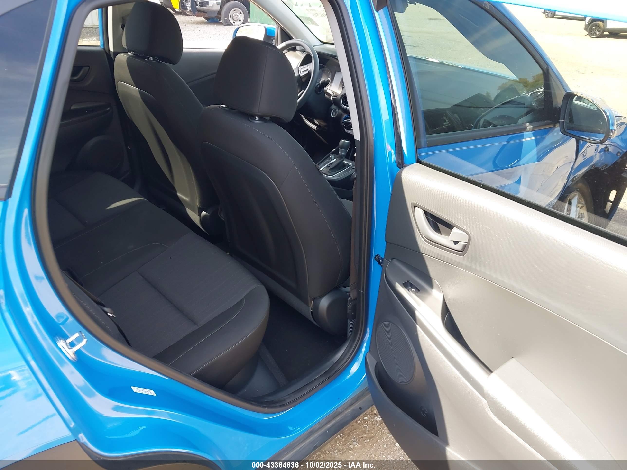 HYUNDAI KONA image 8