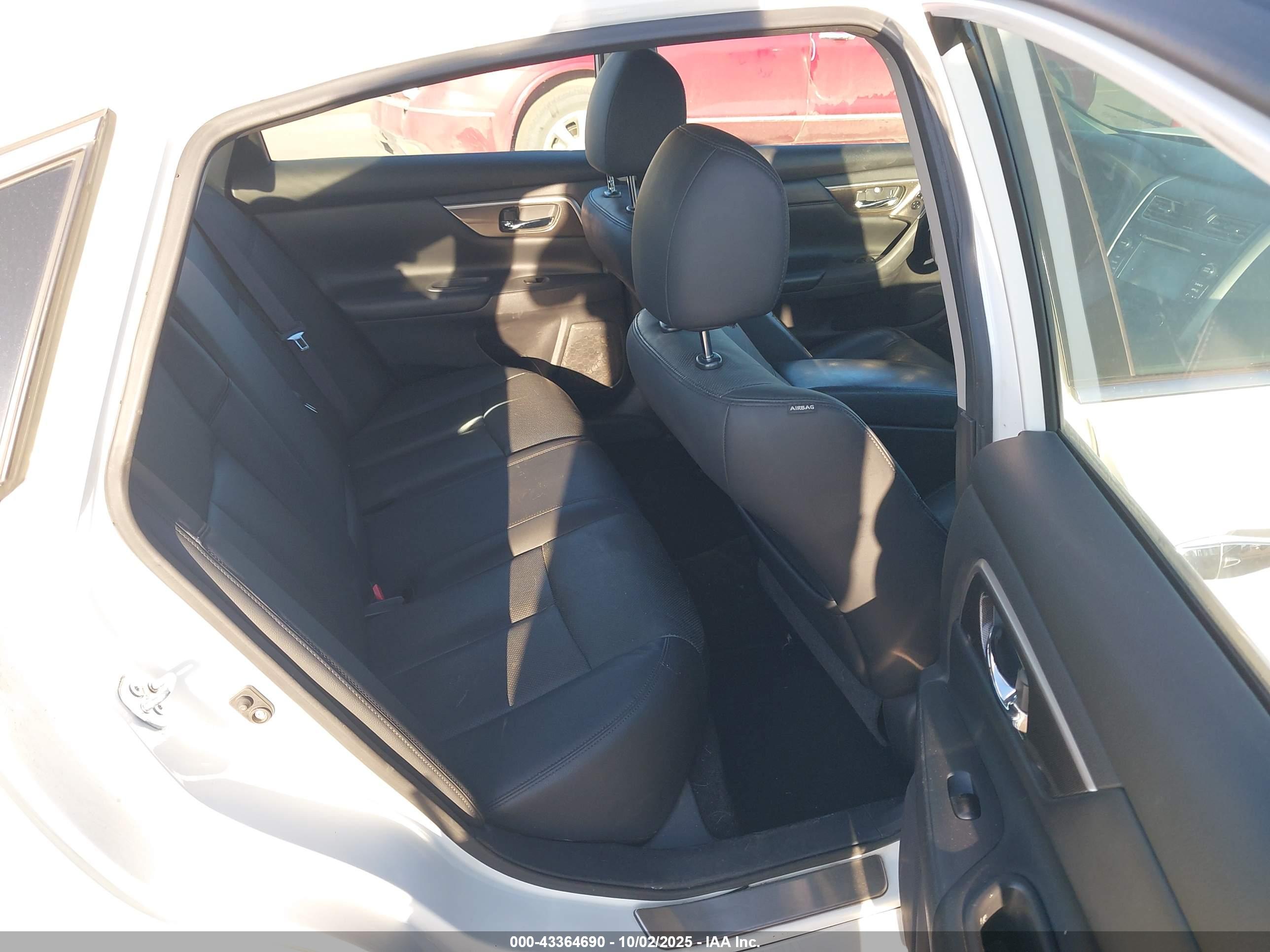 NISSAN ALTIMA image 8