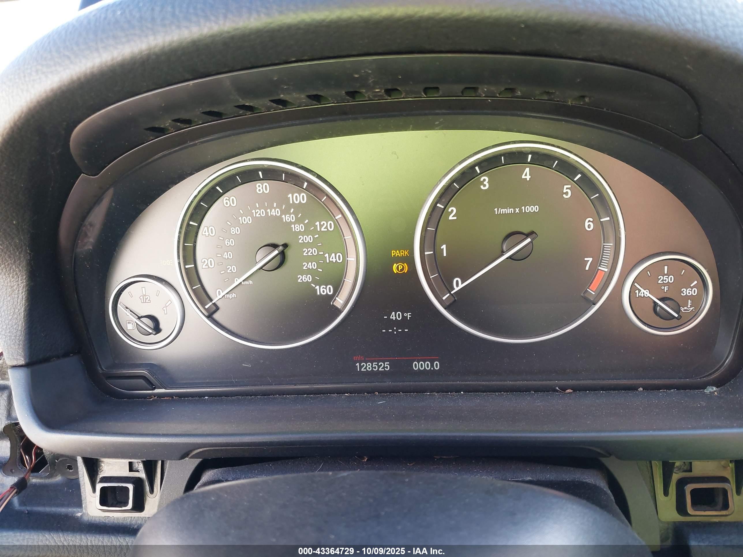 BMW 528I image 7