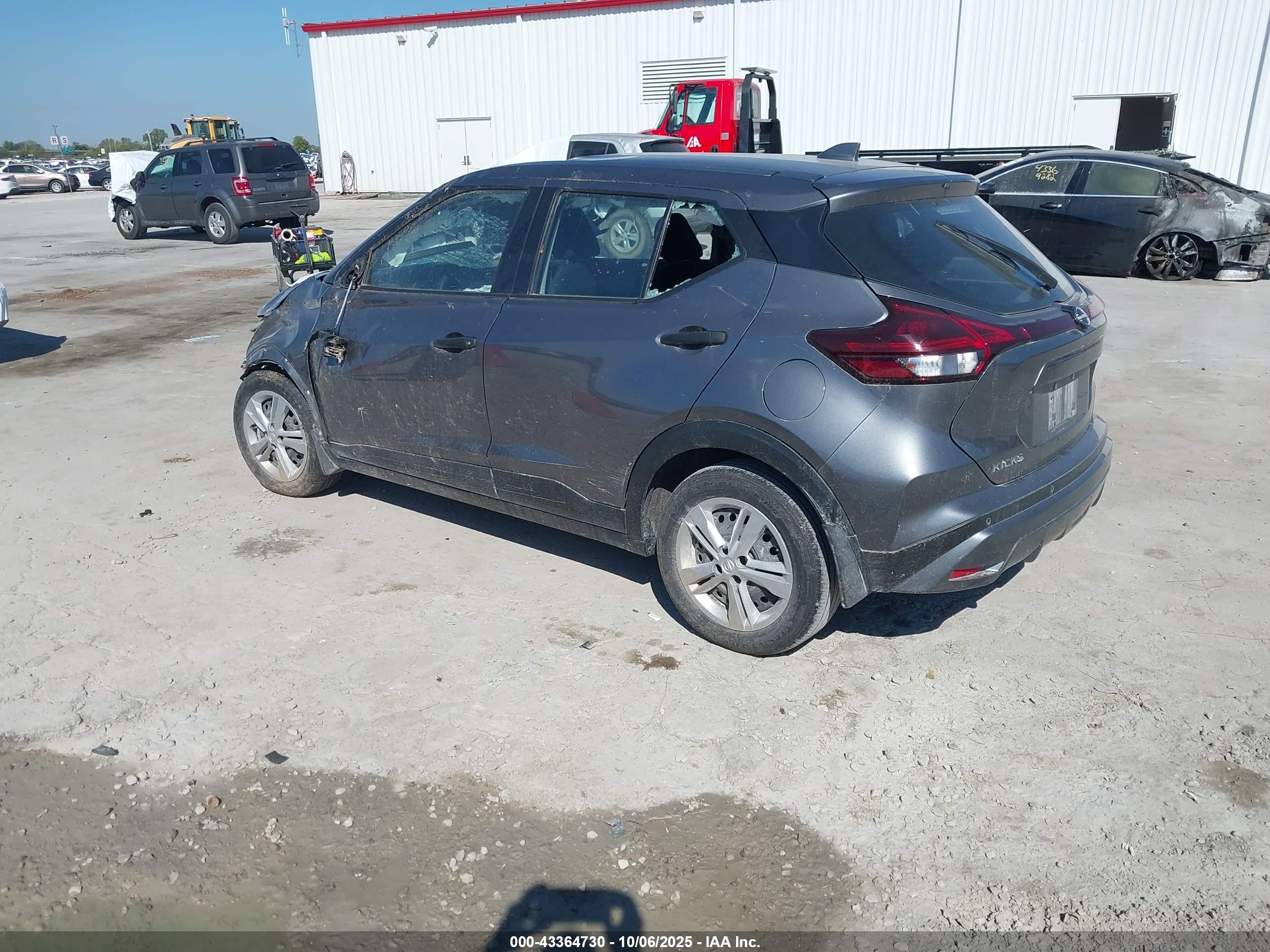 NISSAN KICKS image 3