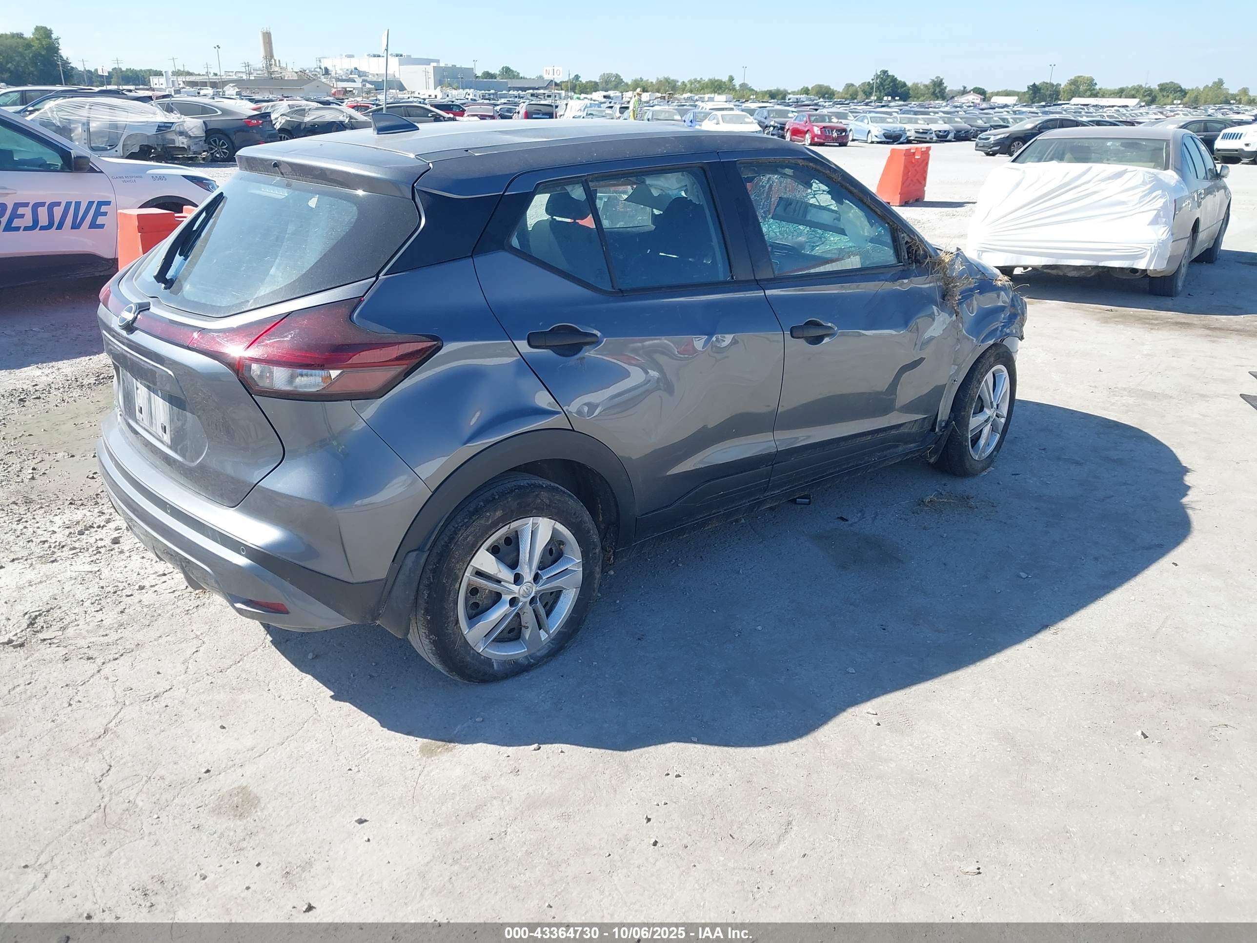 NISSAN KICKS image 4