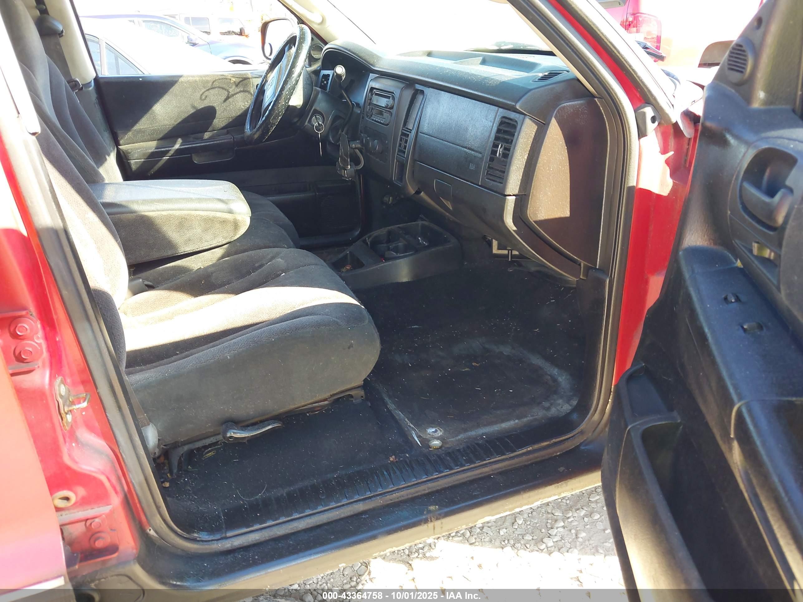 DODGE DAKOTA image 5