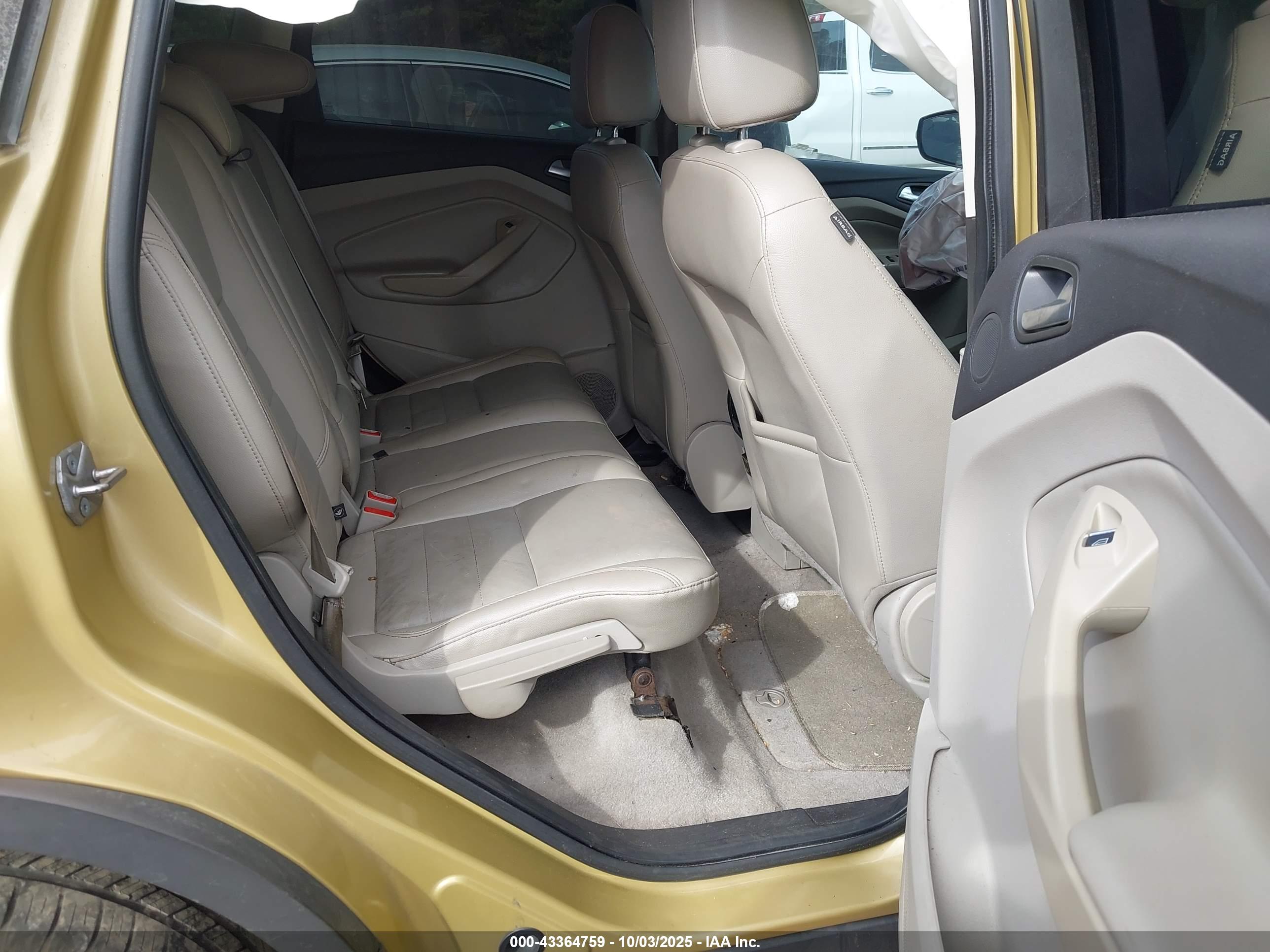 FORD ESCAPE image 8