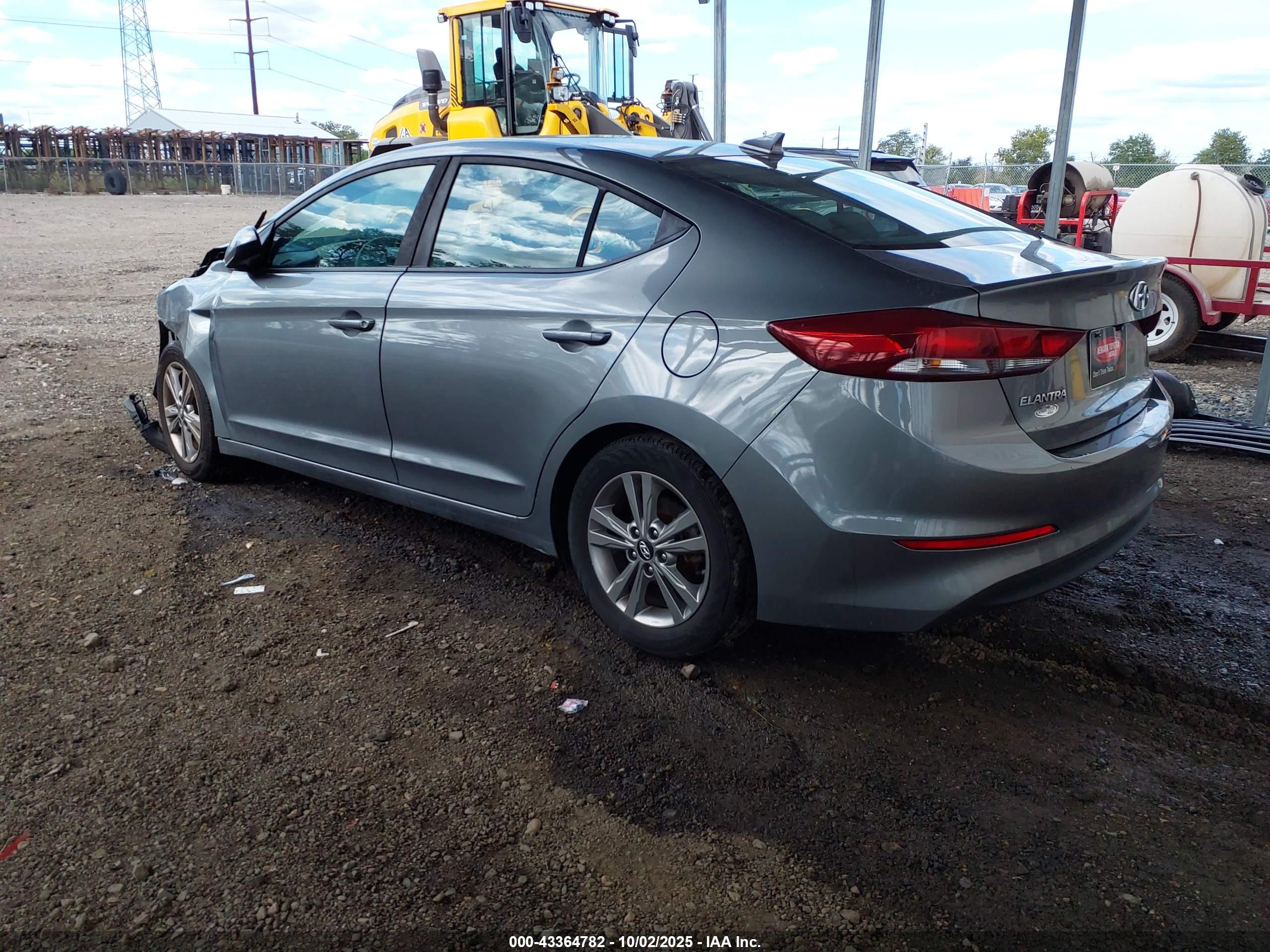 HYUNDAI ELANTRA image 3
