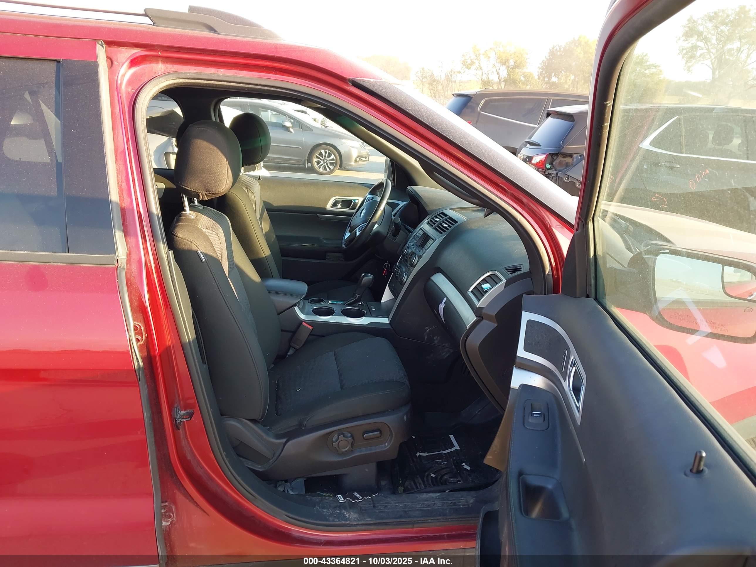 FORD EXPLORER image 5