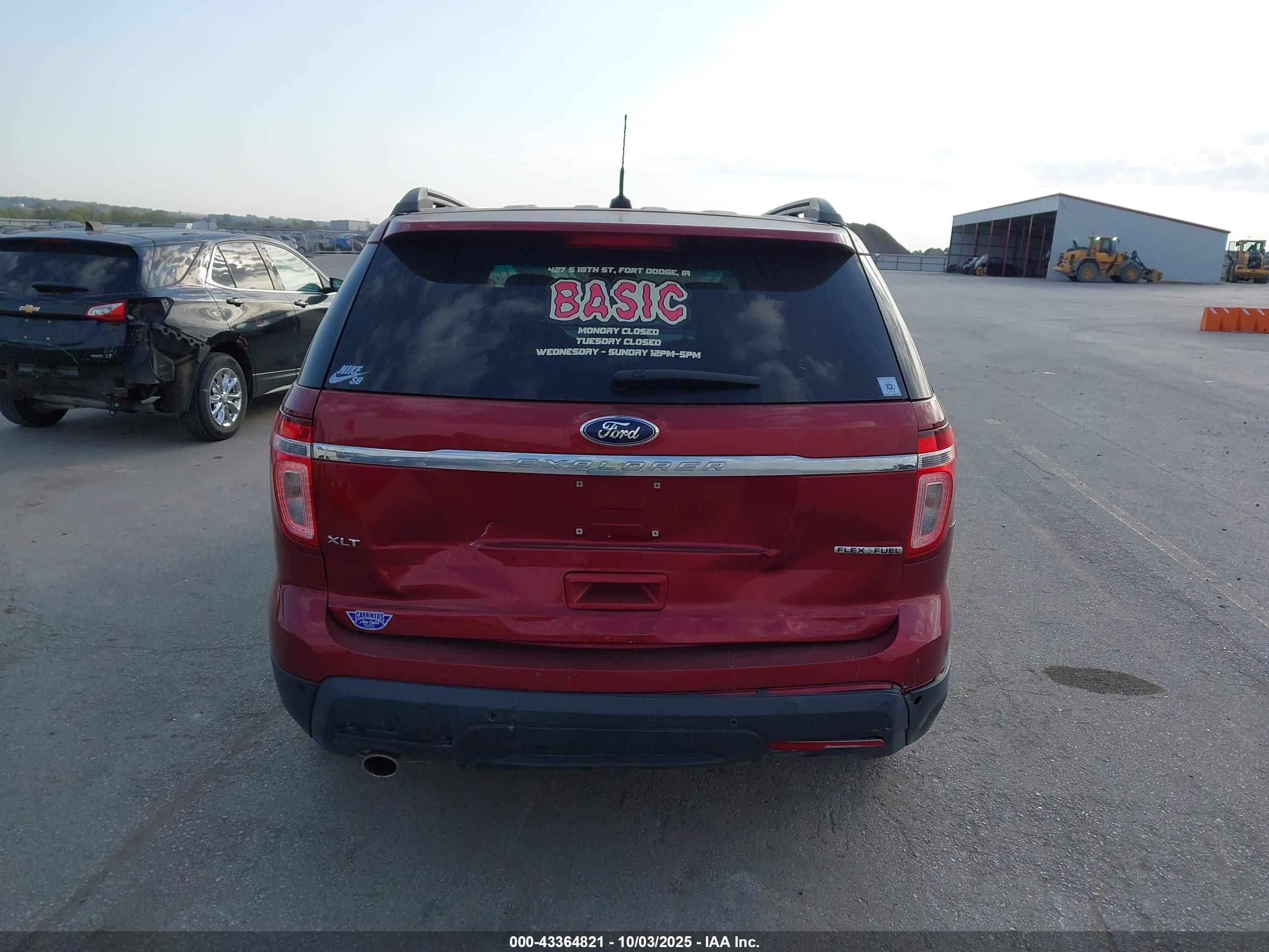 FORD EXPLORER image 6