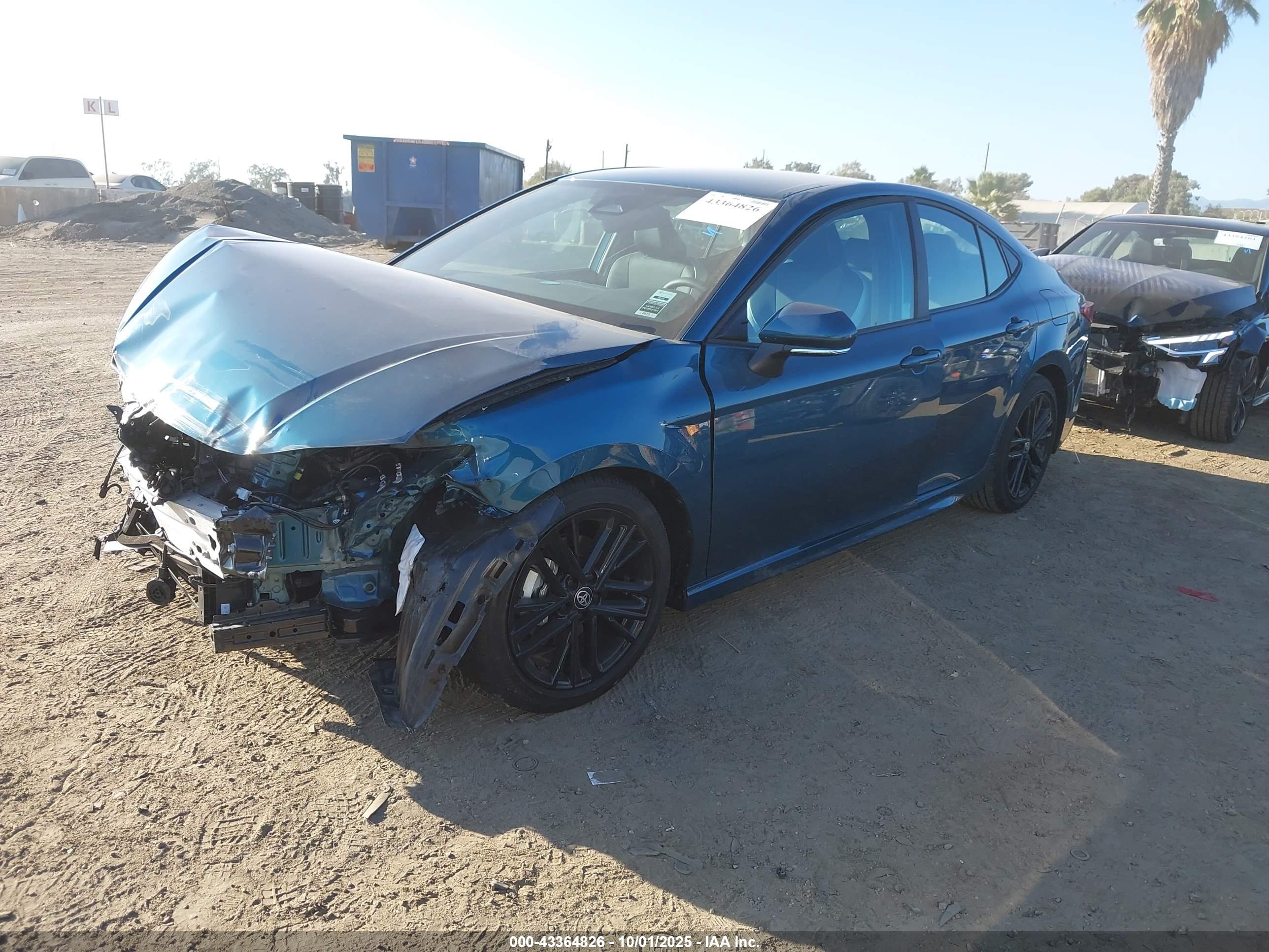 TOYOTA CAMRY image 2