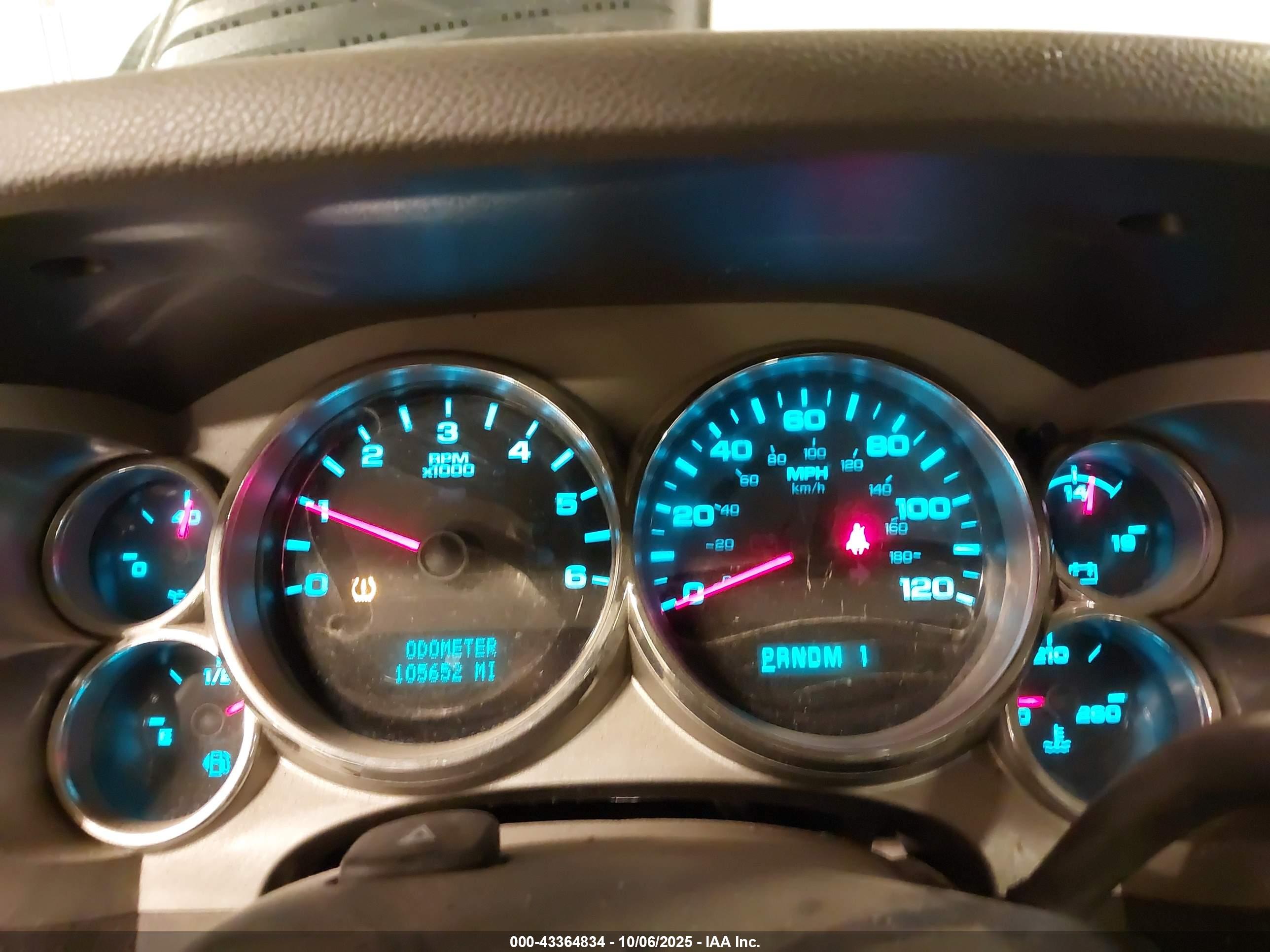 CHEVROLET SILVERADO image 7