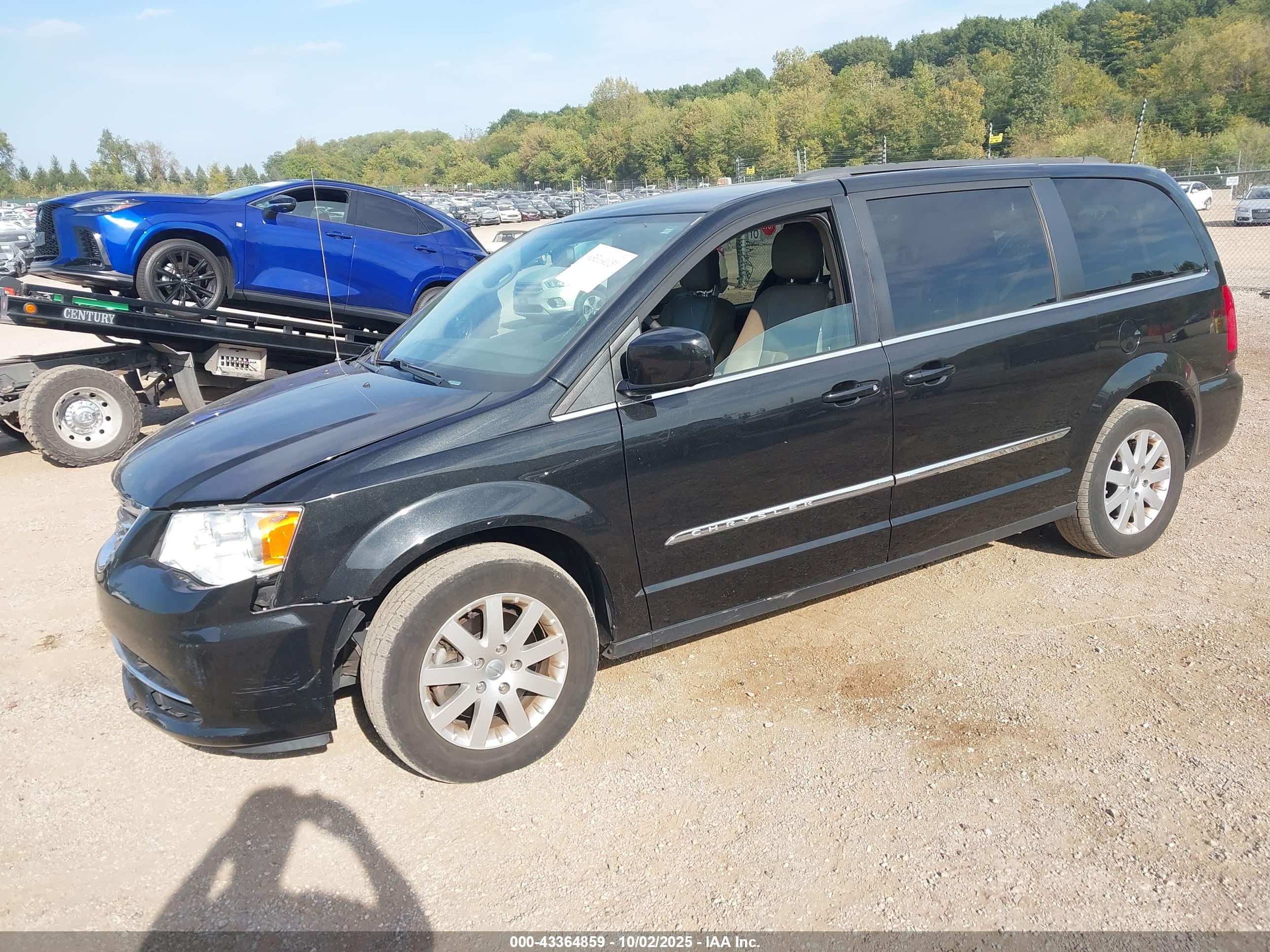 CHRYSLER TOWN image 2