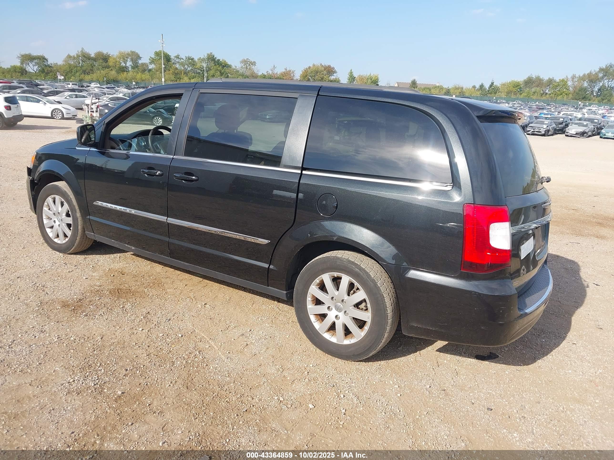 CHRYSLER TOWN image 3