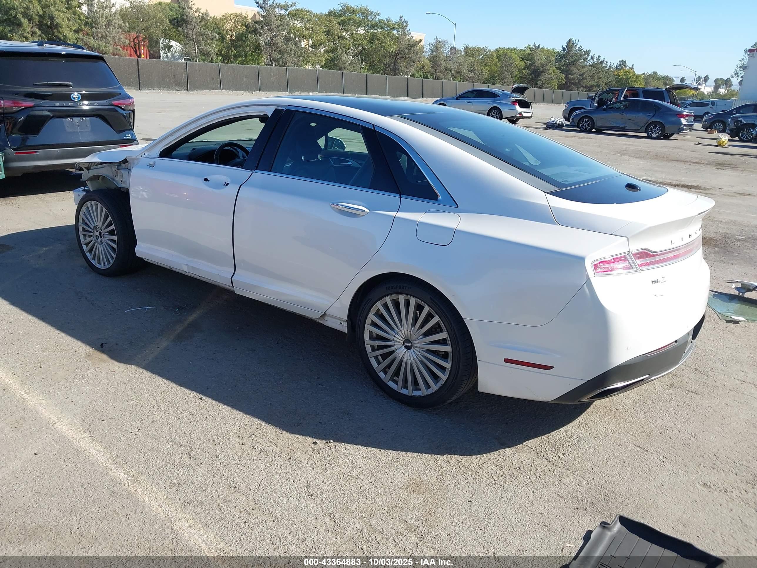 LINCOLN MKZ image 3