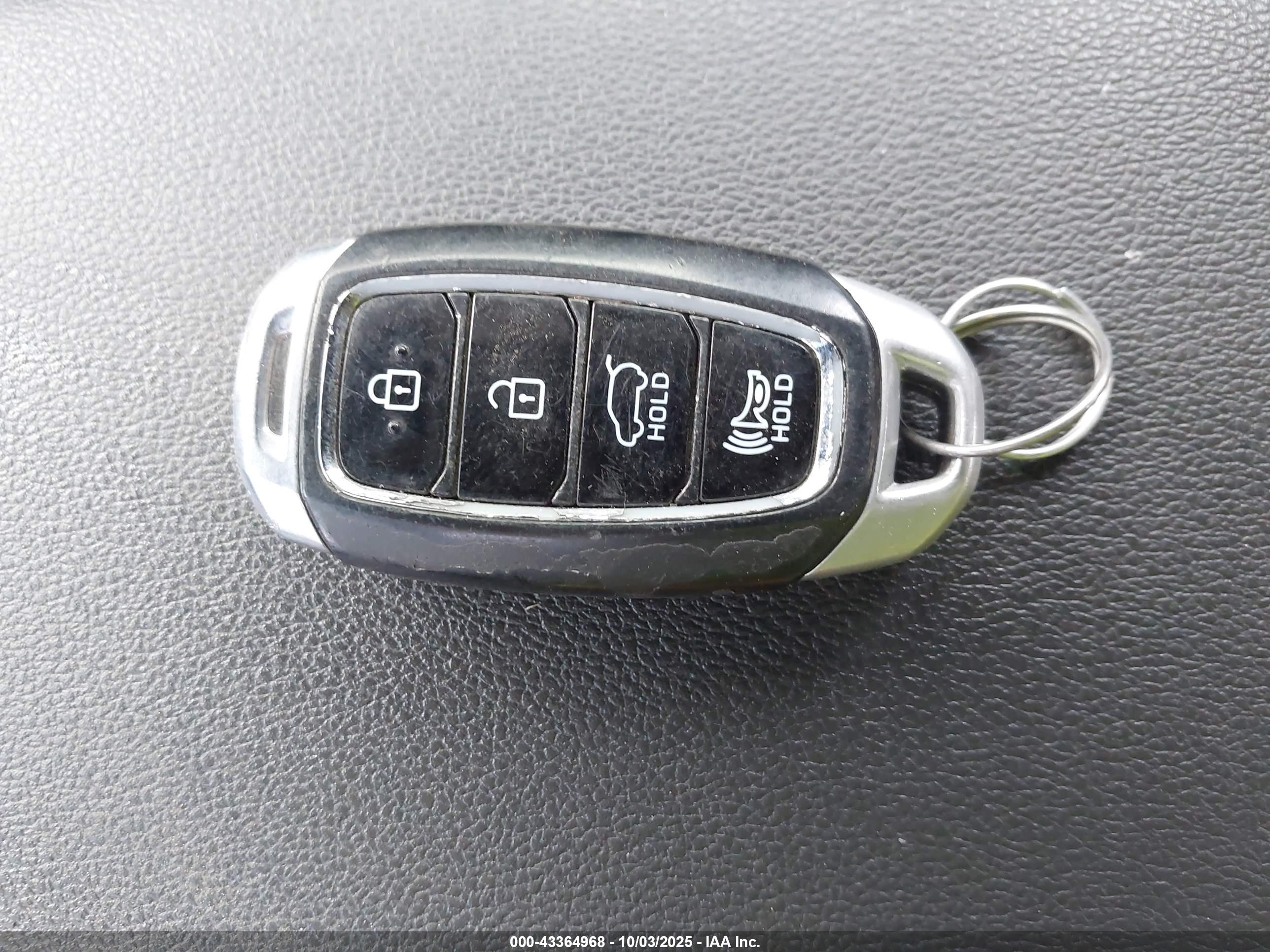HYUNDAI KONA image 11