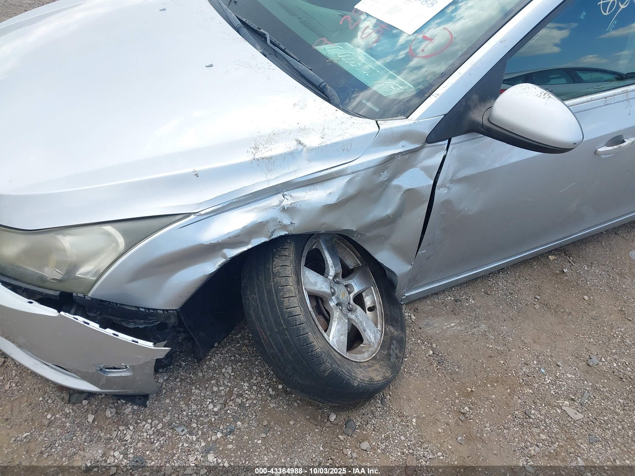 CHEVROLET CRUZE image 6