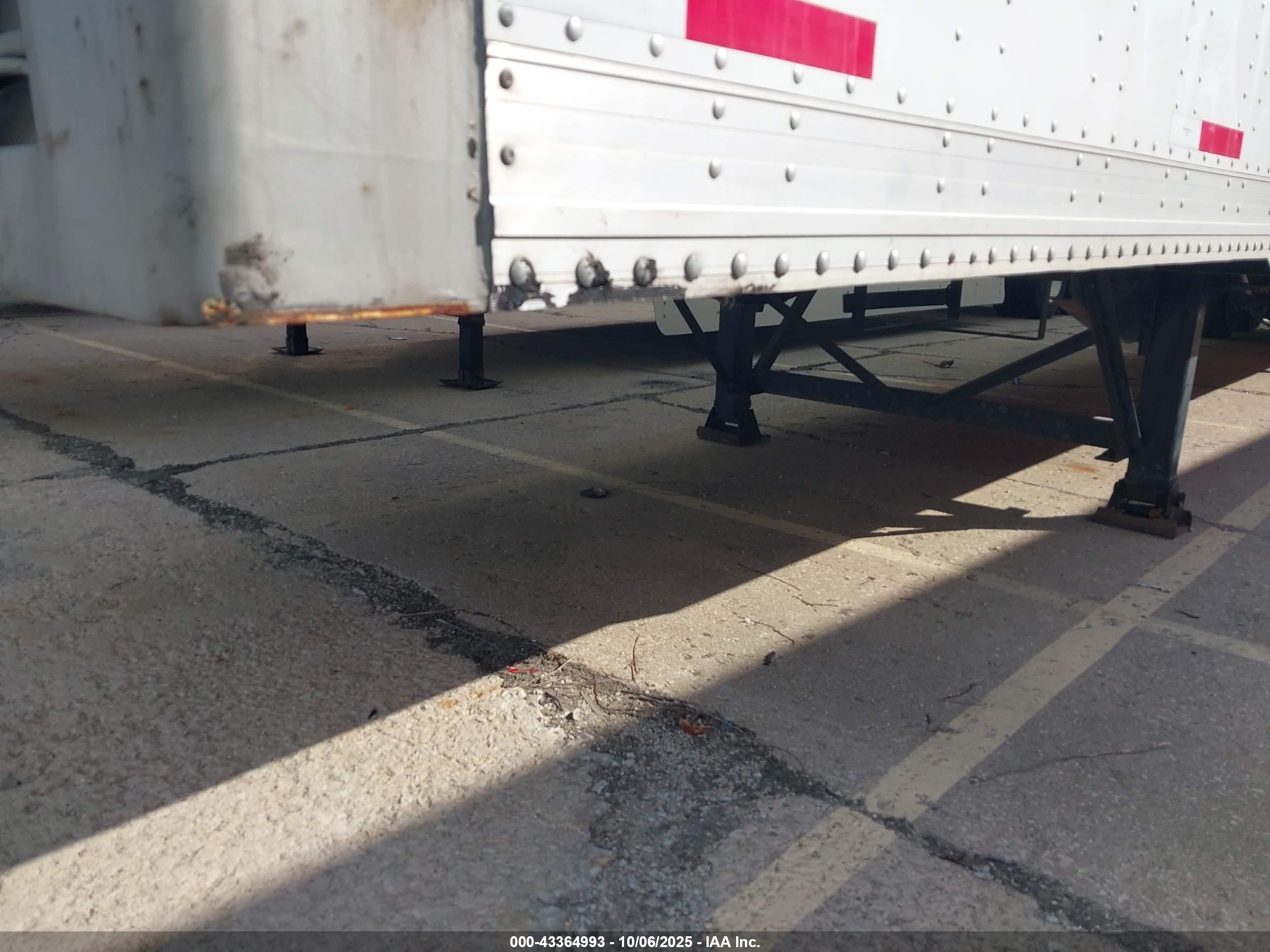 TRAILER MARTINEZ image 10