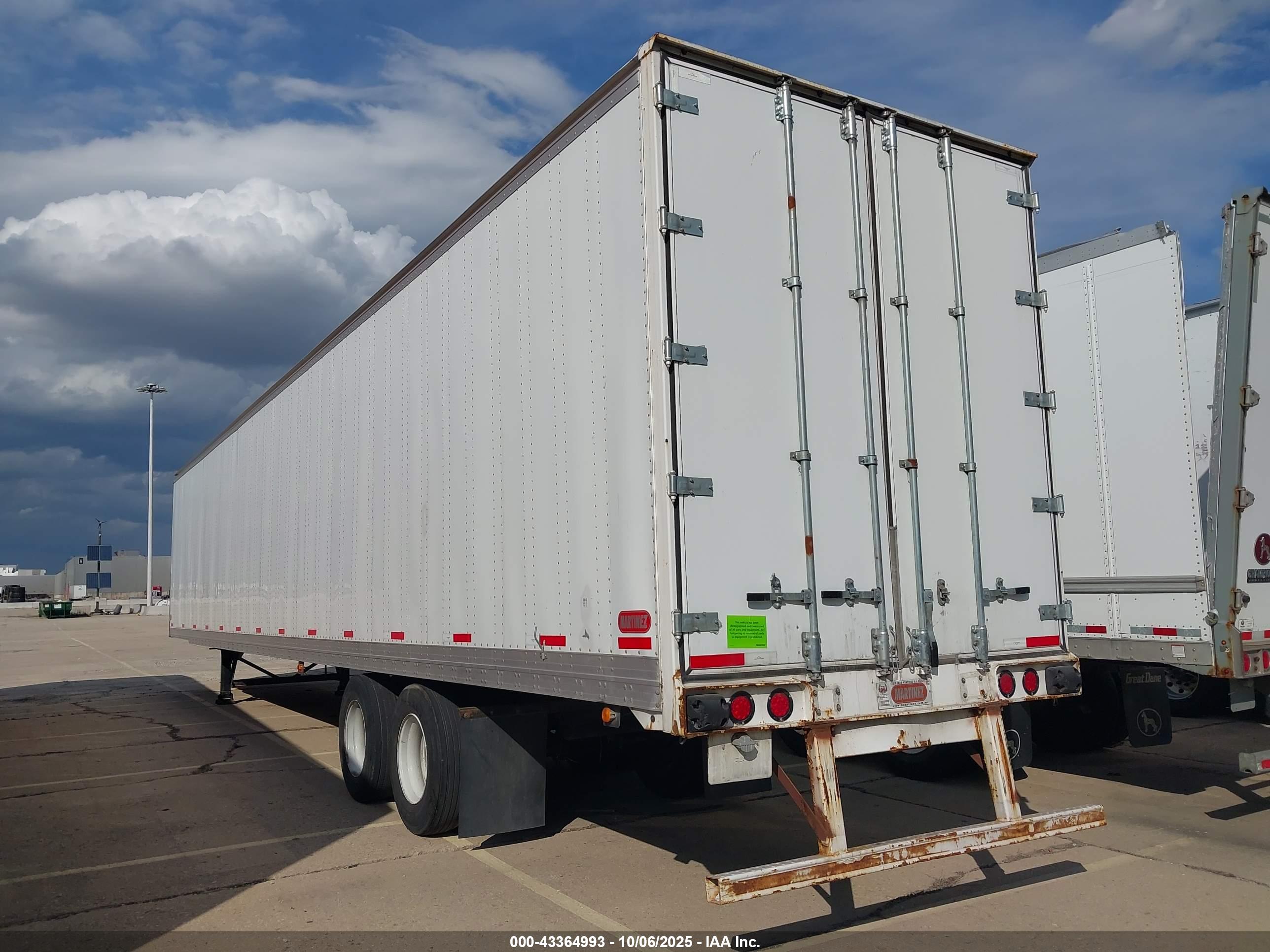 TRAILER MARTINEZ image 3