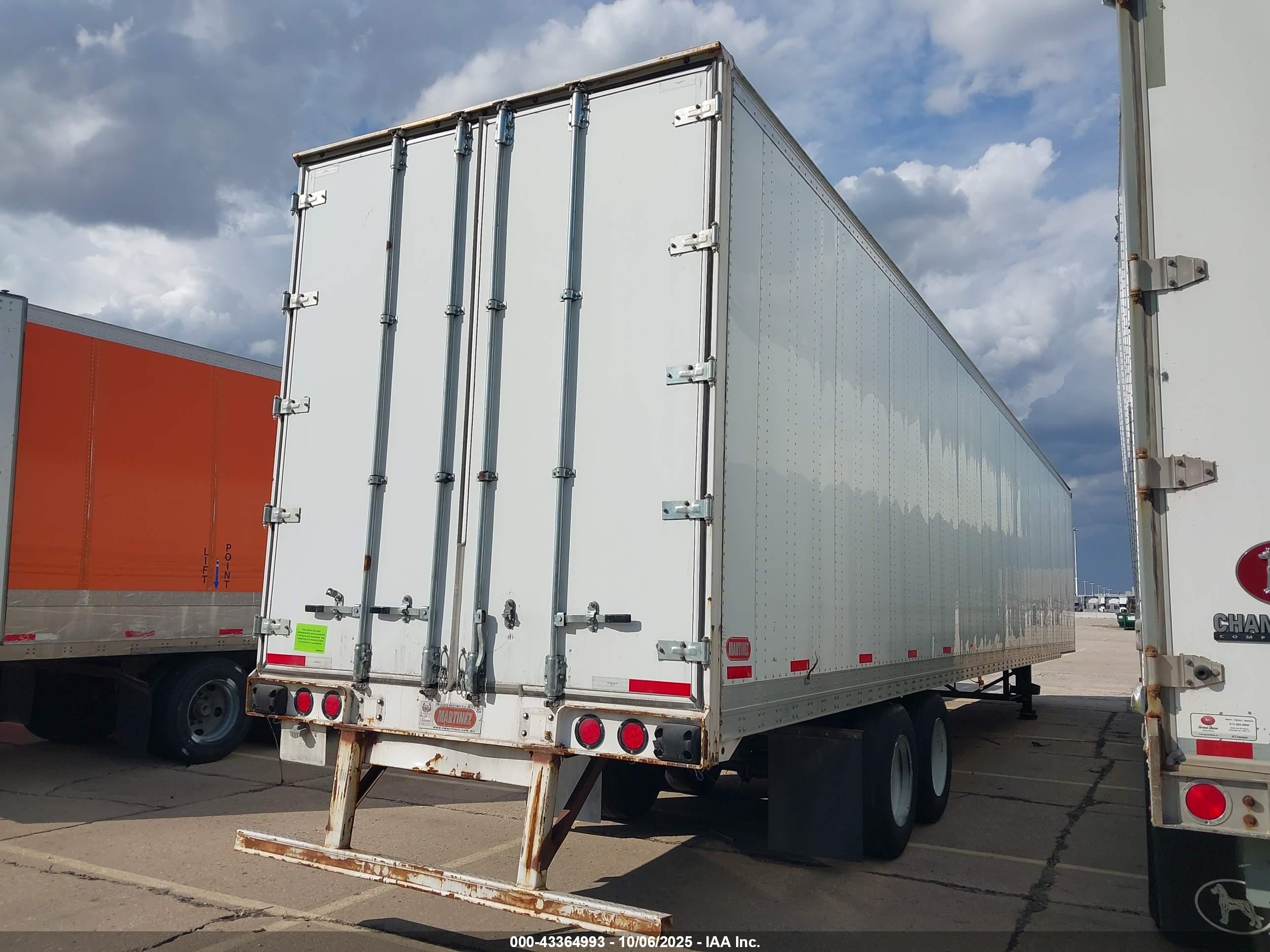 TRAILER MARTINEZ image 4