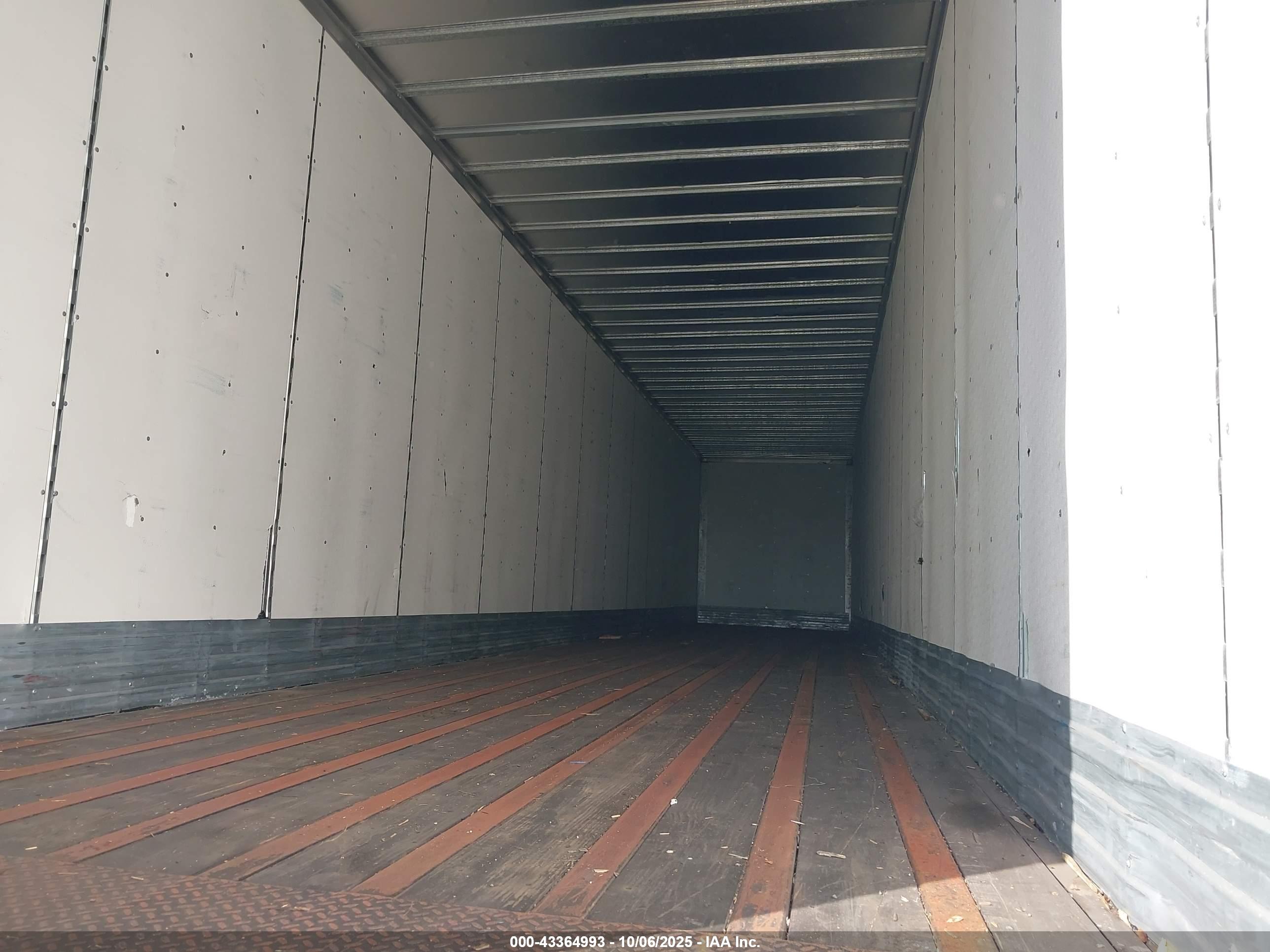 TRAILER MARTINEZ image 5