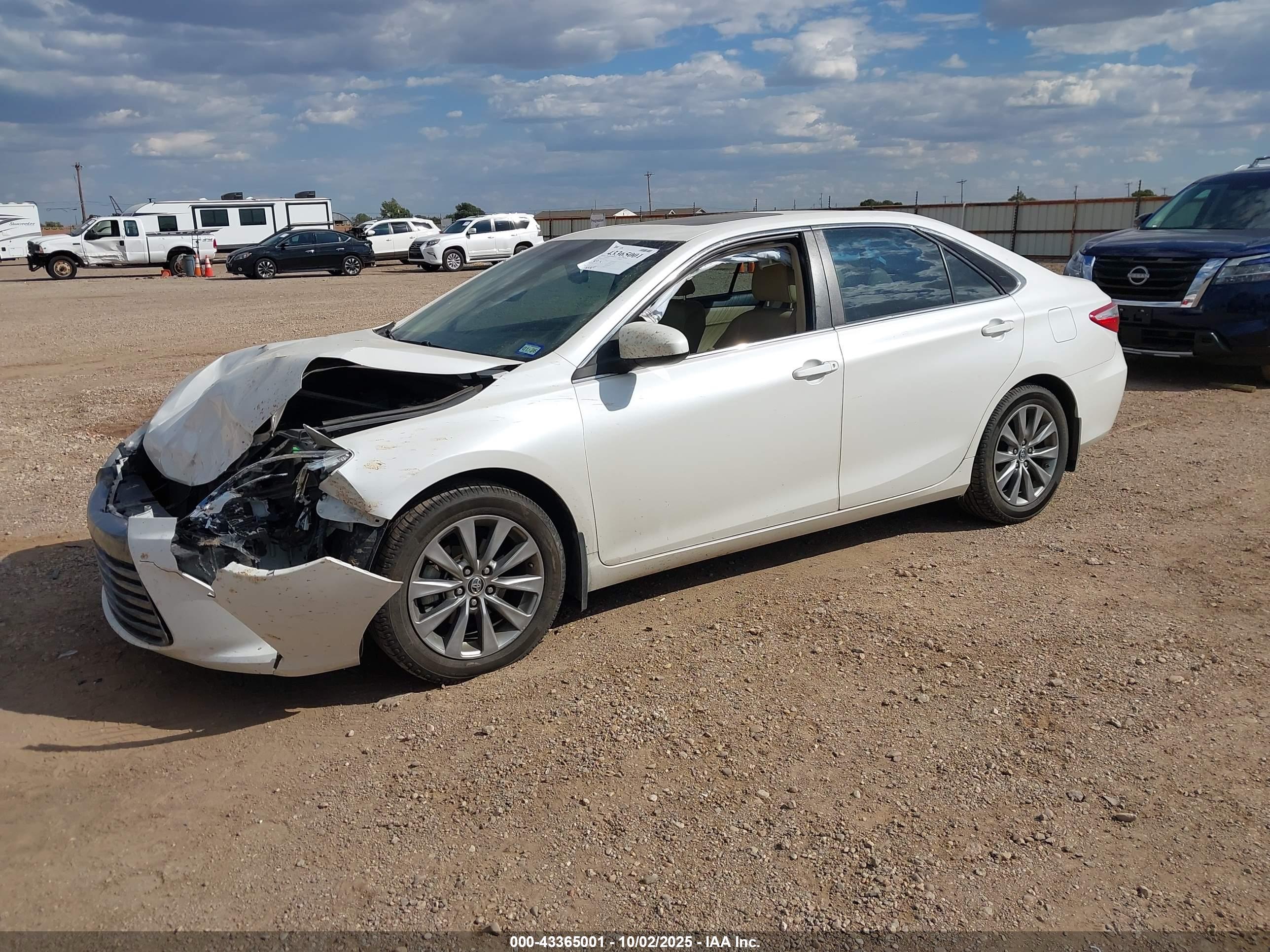 TOYOTA CAMRY image 2