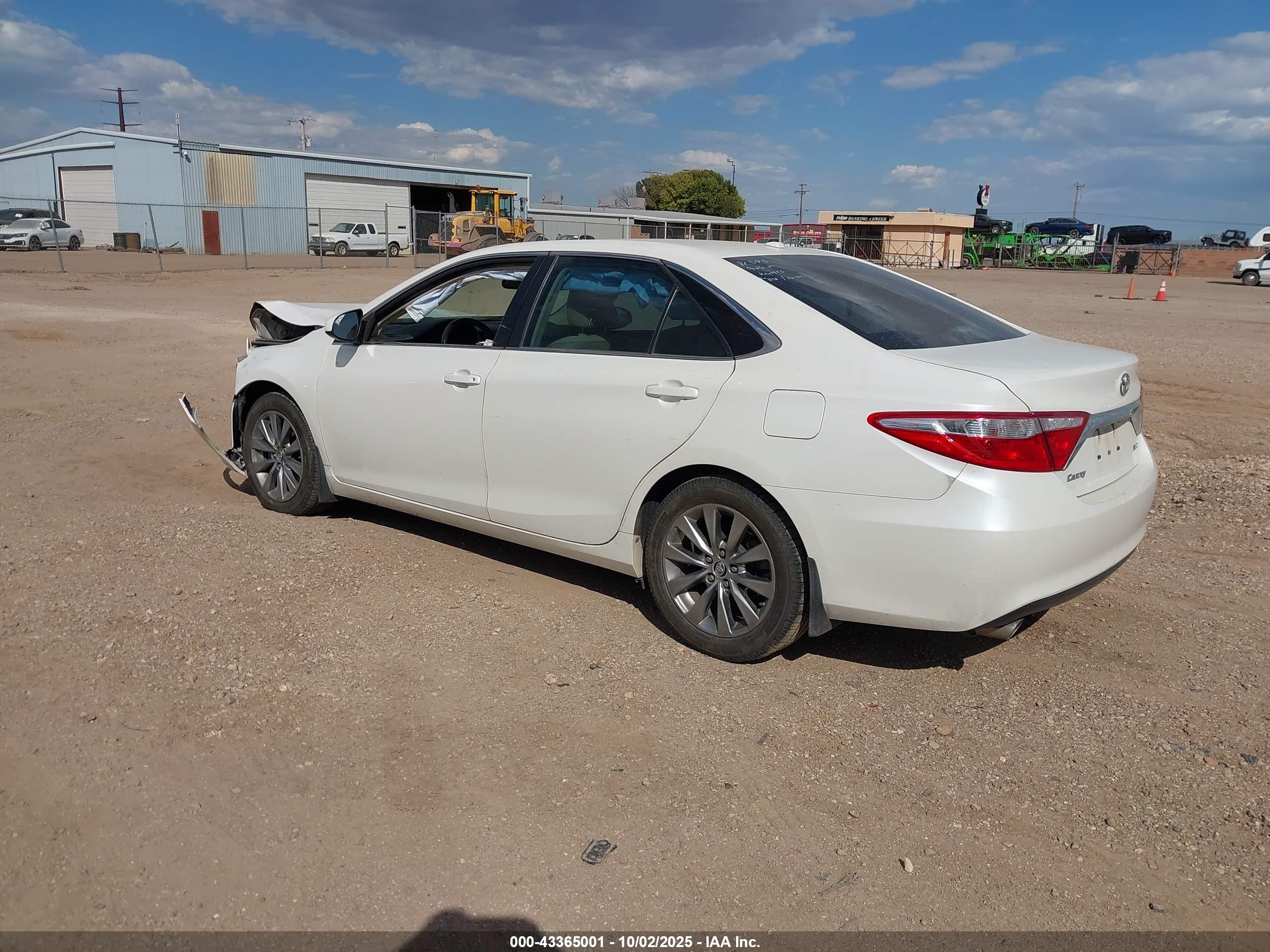 TOYOTA CAMRY image 3