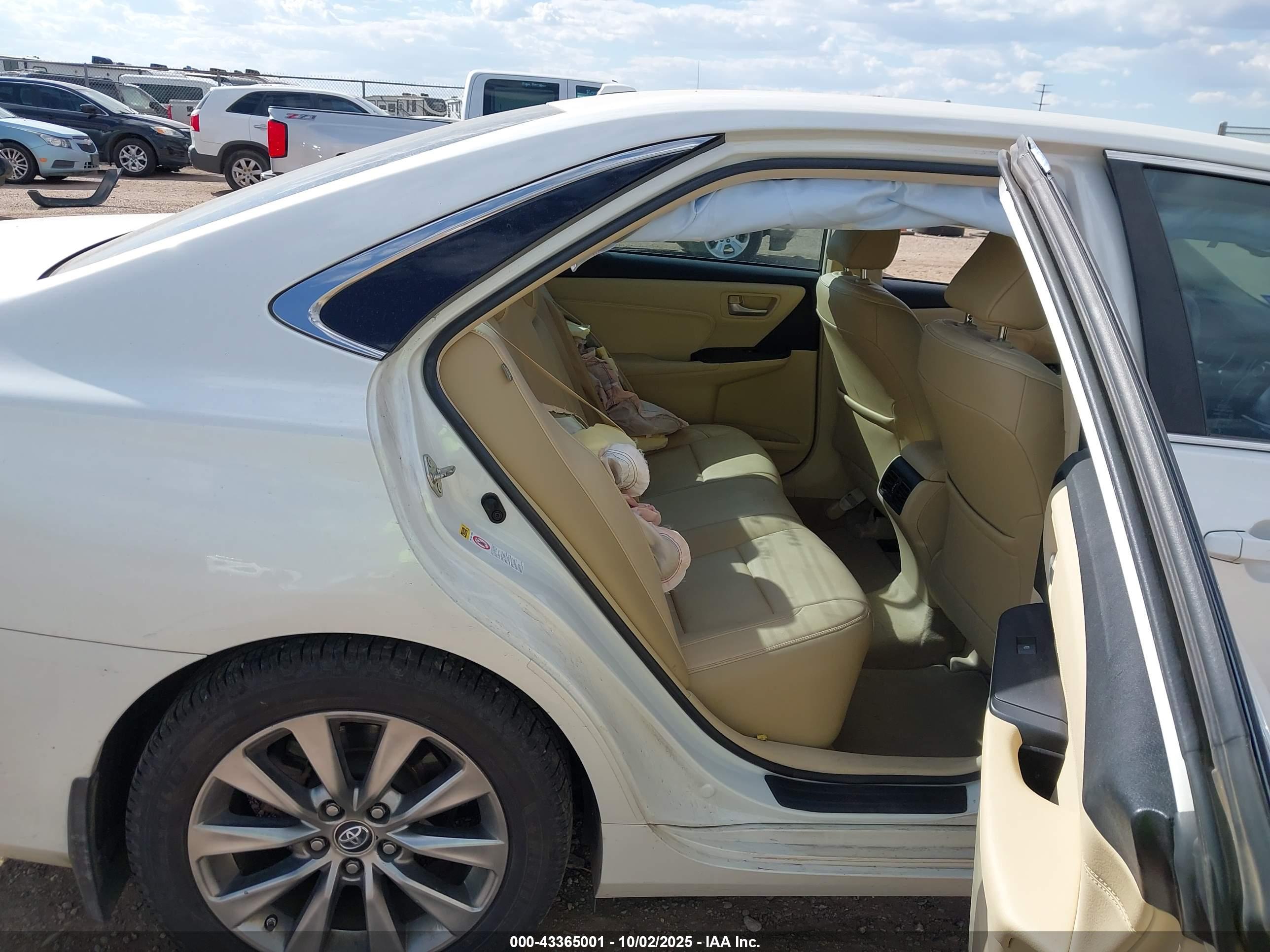 TOYOTA CAMRY image 8