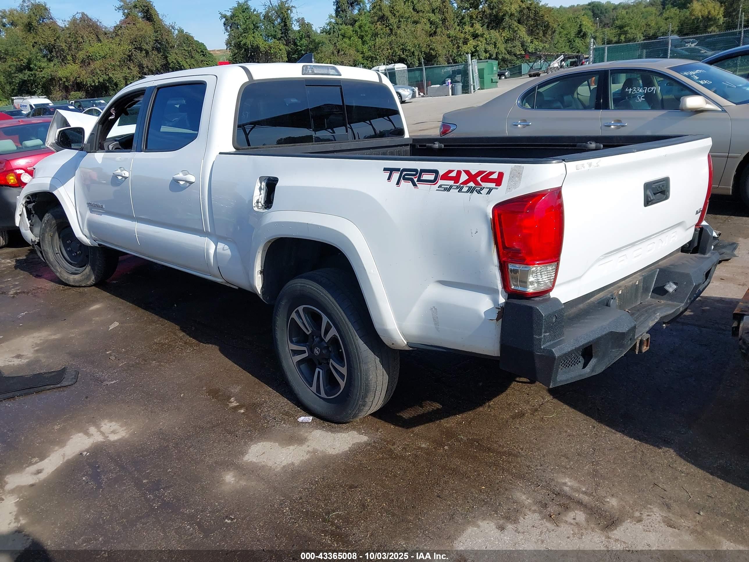 TOYOTA TACOMA image 3