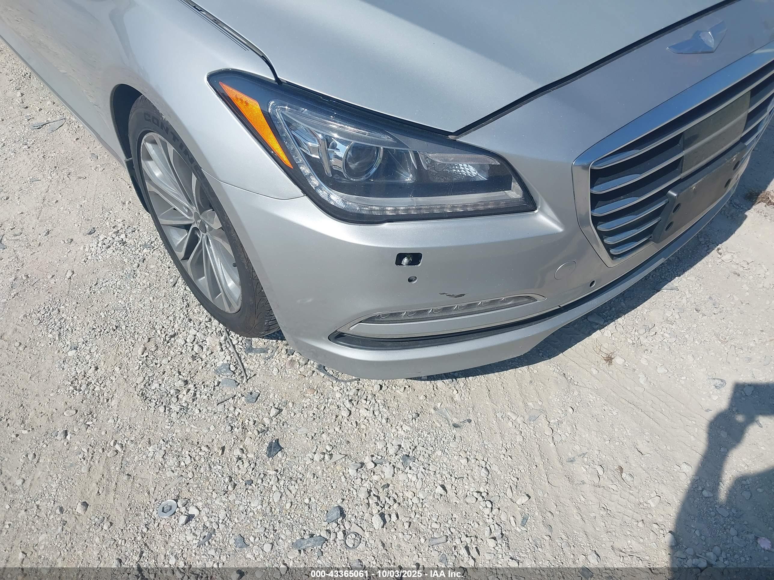 HYUNDAI GENESIS image 6