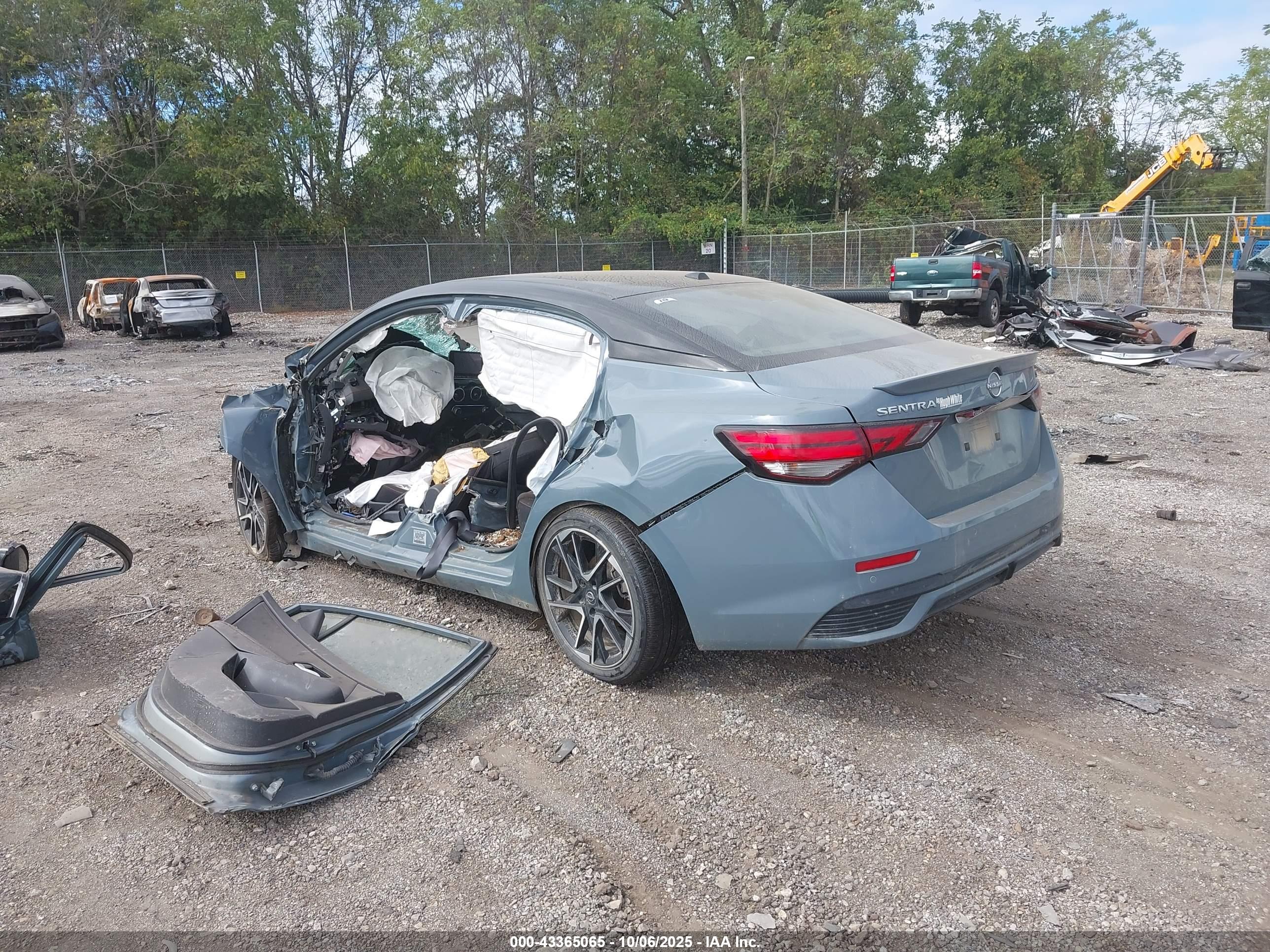 NISSAN SENTRA image 3
