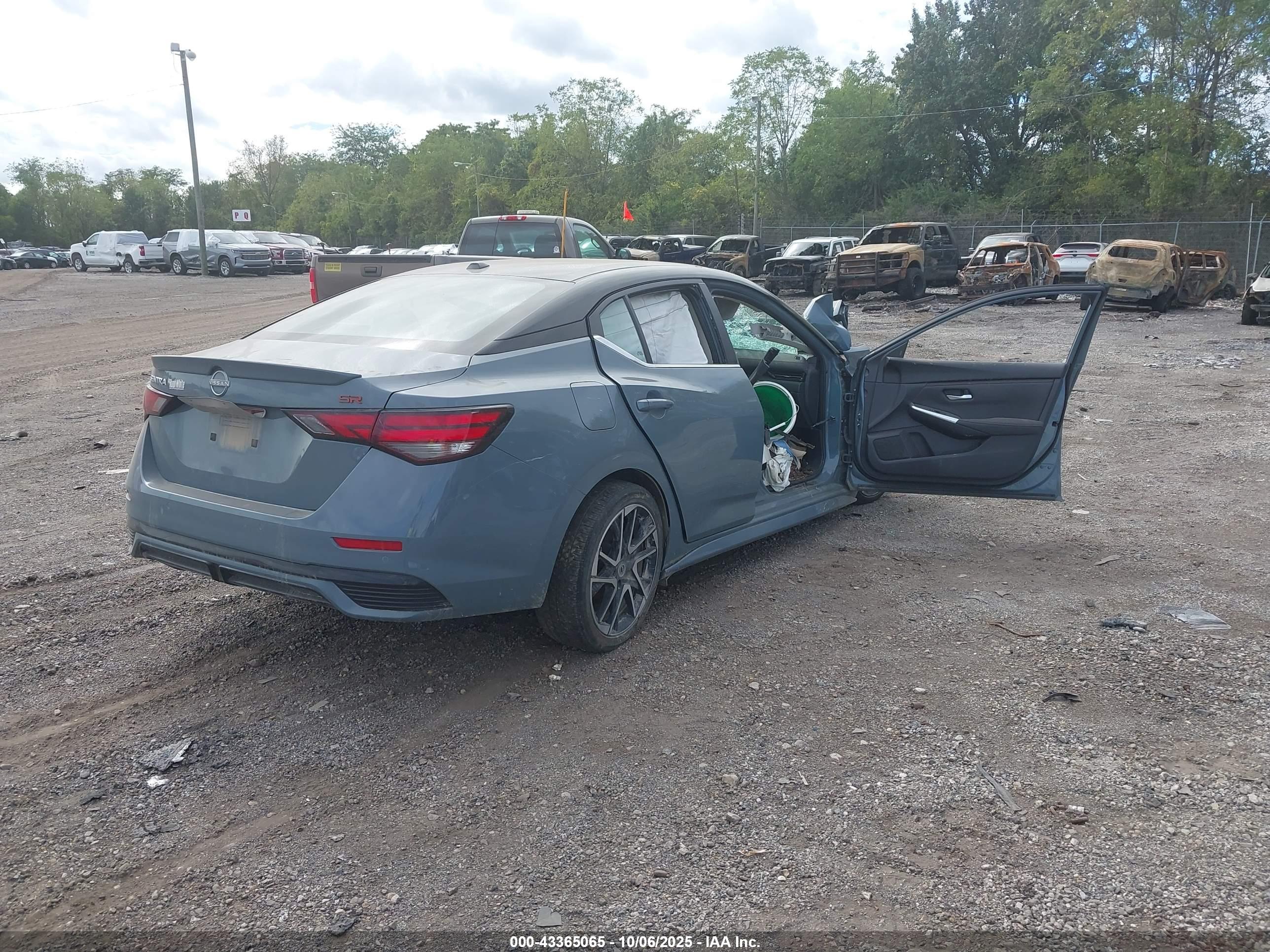 NISSAN SENTRA image 4
