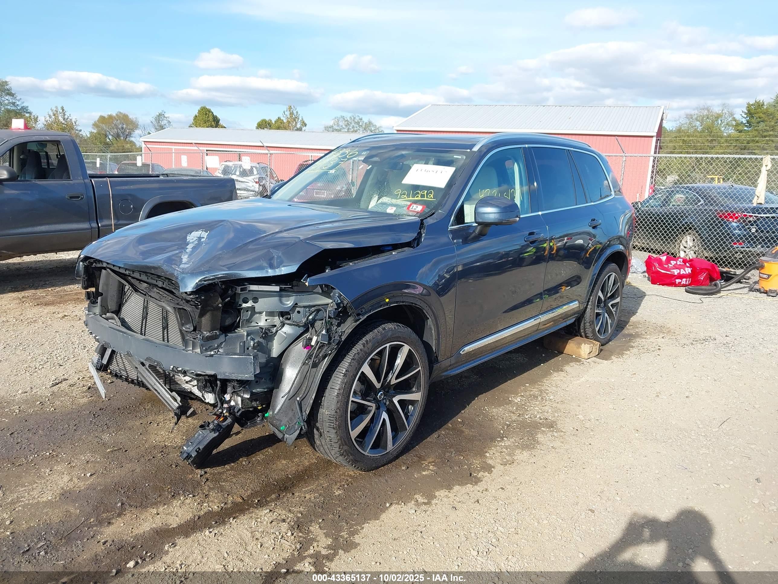 VOLVO XC90 image 2