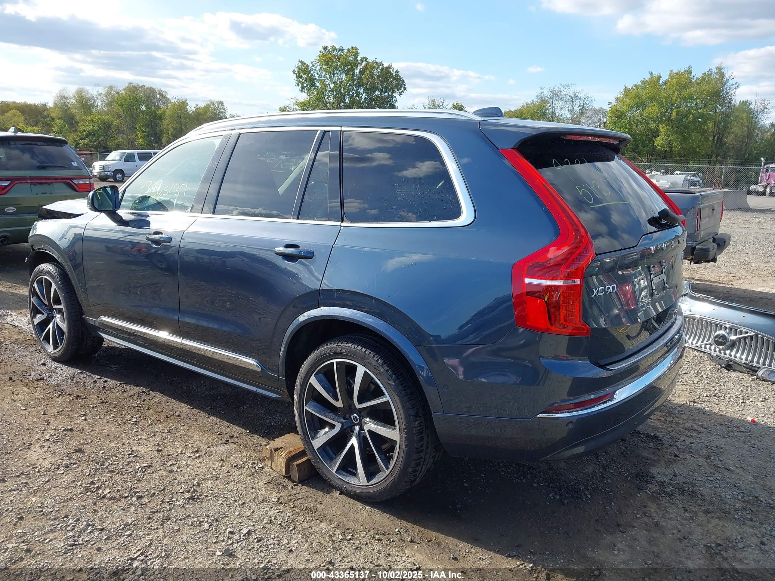 VOLVO XC90 image 3