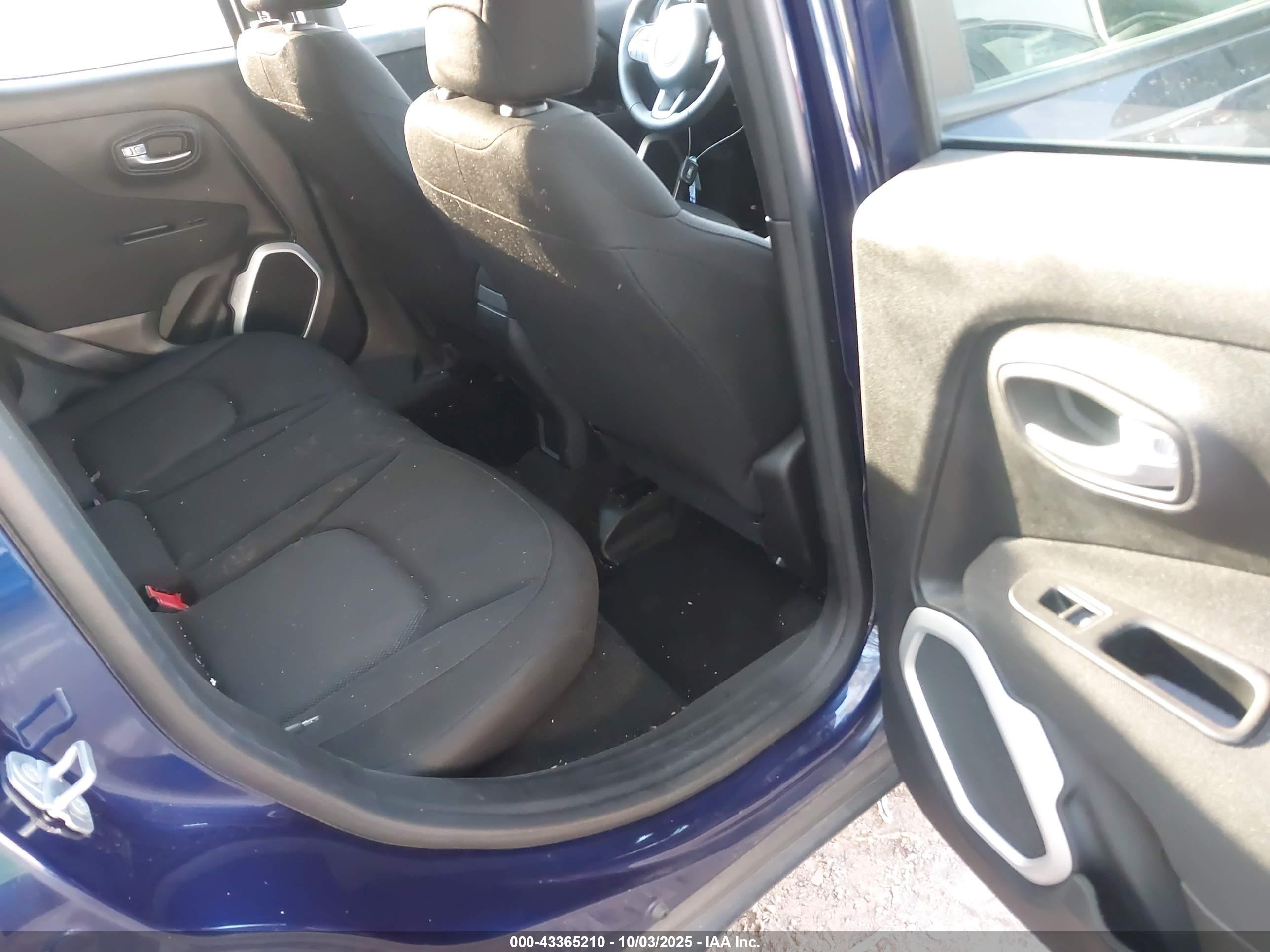 JEEP RENEGADE image 8