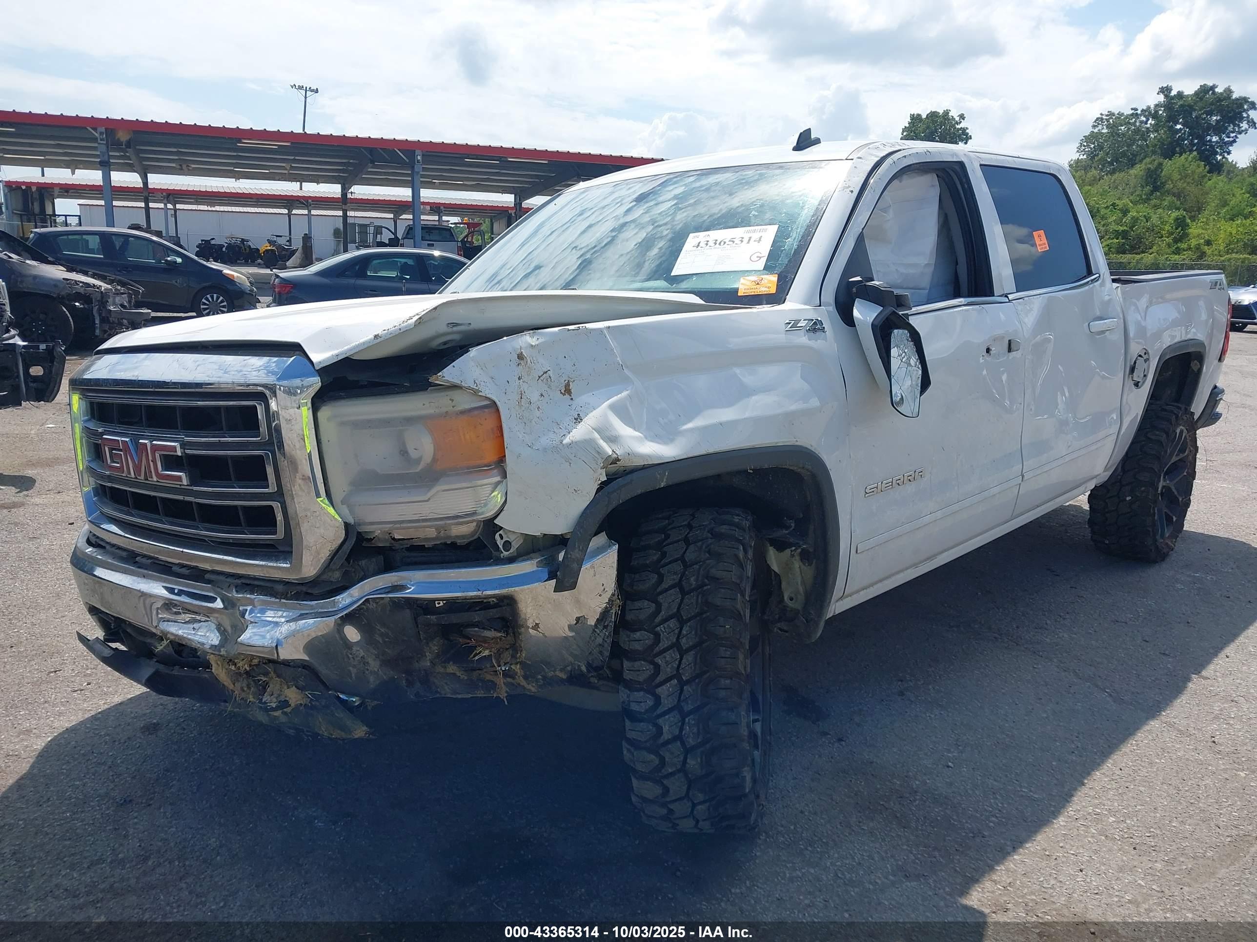 GMC SIERRA image 2